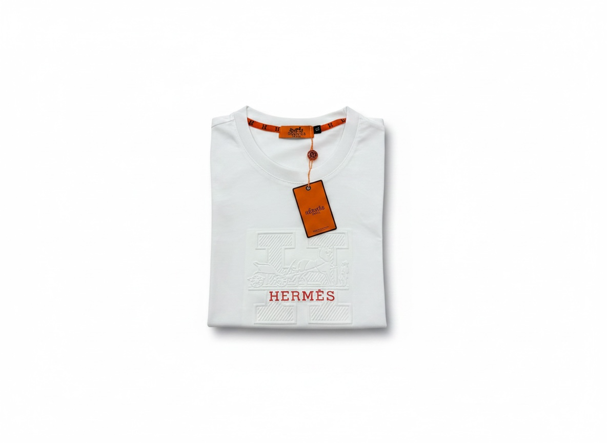 Hermès White T-Shirt 🤍🧡 Signature “H” Logo Edition