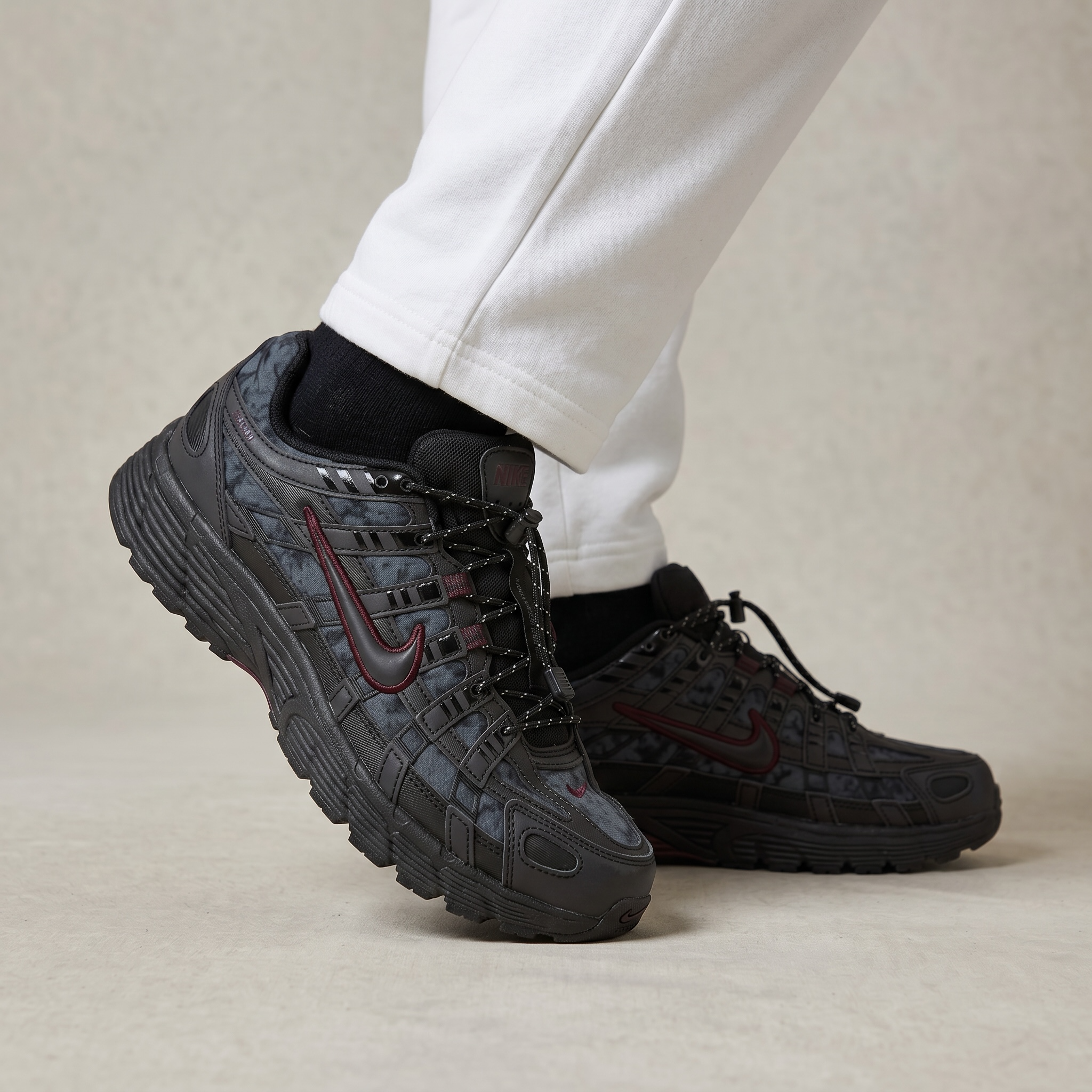 Nike Black Tech Runner Sneakers π€π₯ Performance Street Style