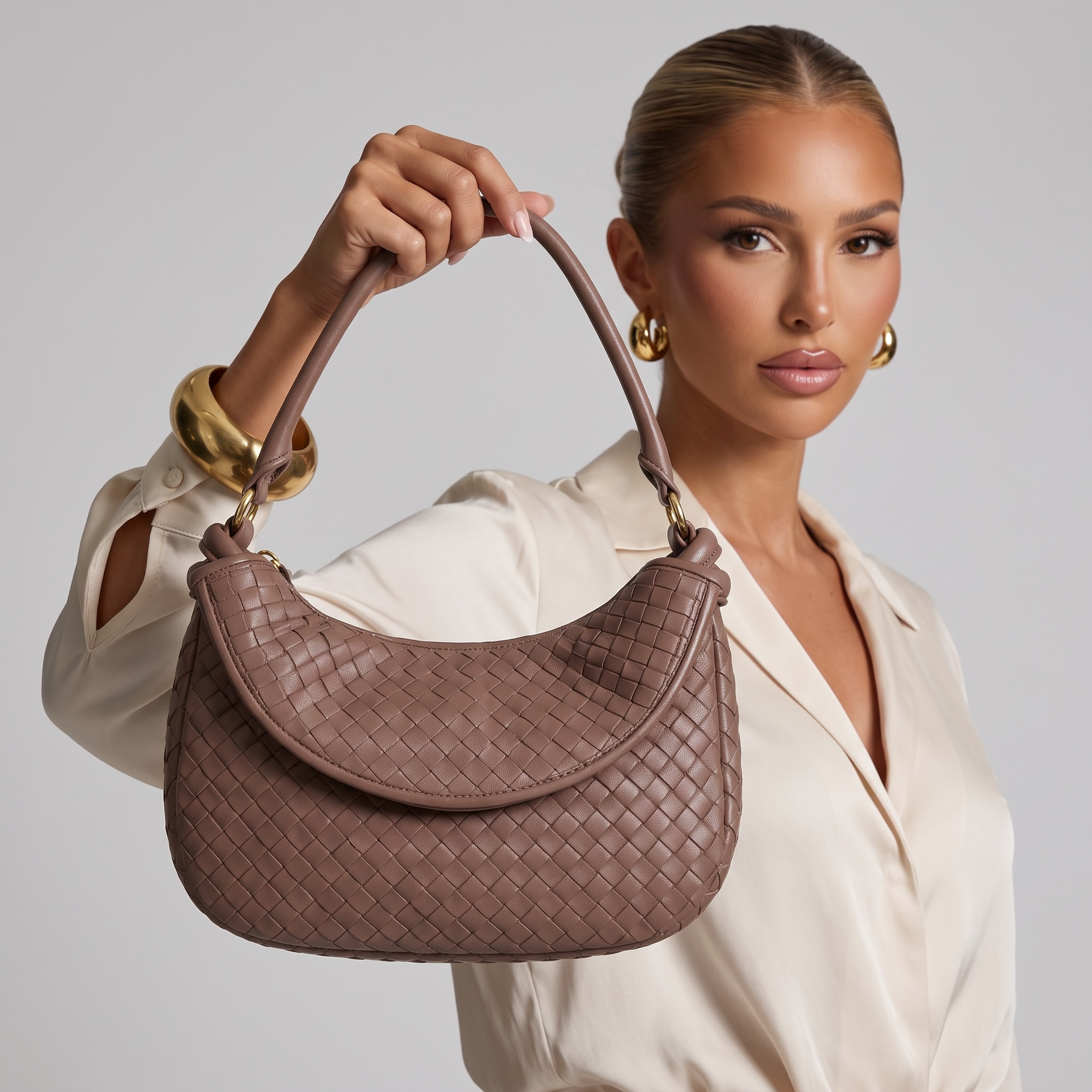 Bottega Veneta Woven Shoulder Bag β Classic Intrecciato Leather (Brown) β¨π