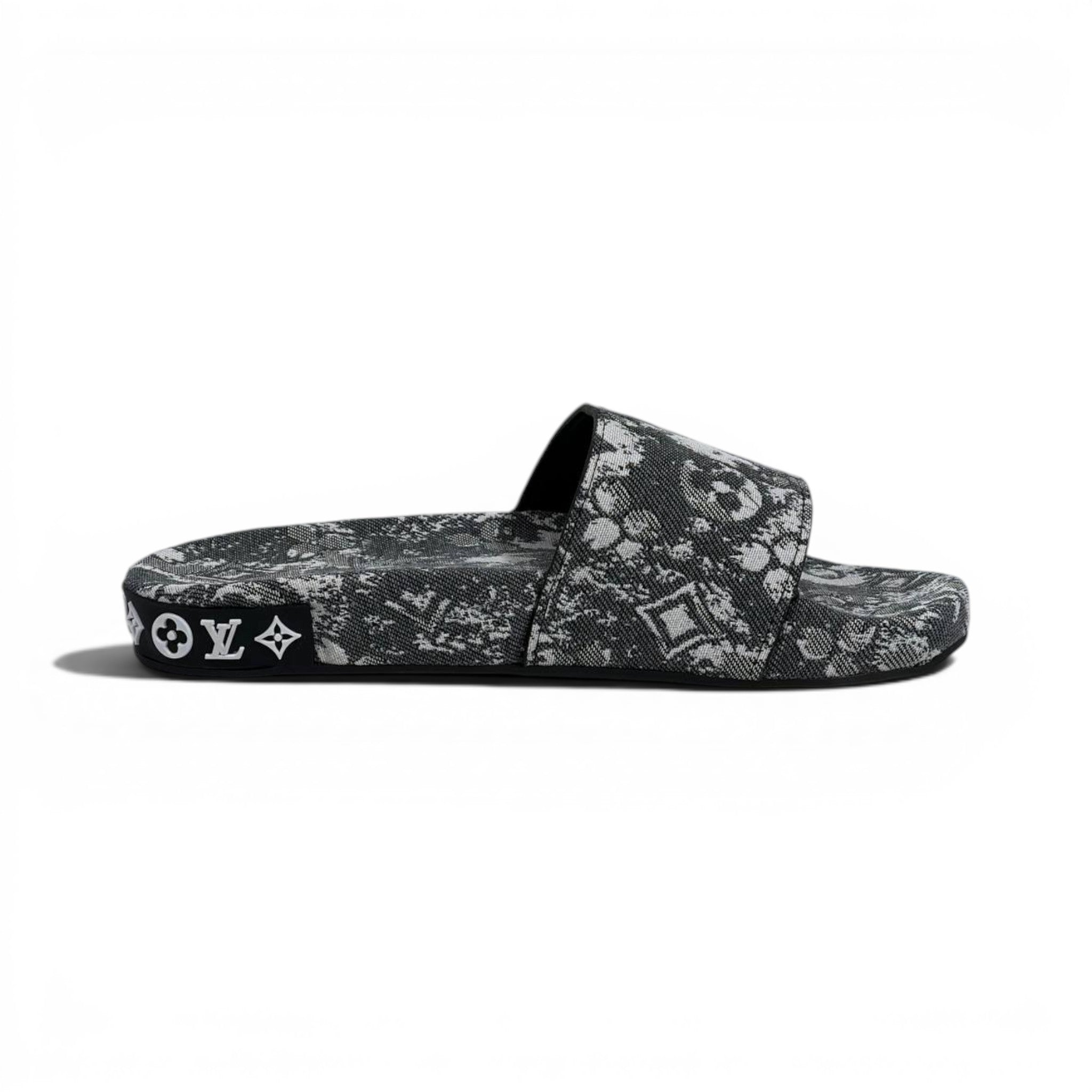 Louis Vuitton Grey Monogram Slide Sandals – Luxury Designer Casual Slippers ✨🩶