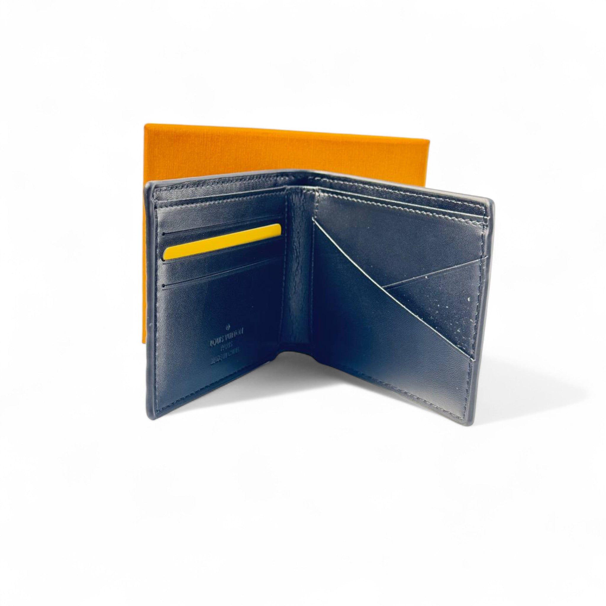 π€ Louis Vuitton Black Textured Leather Wallet β Menβs Luxury Bifold with LV Logo π€