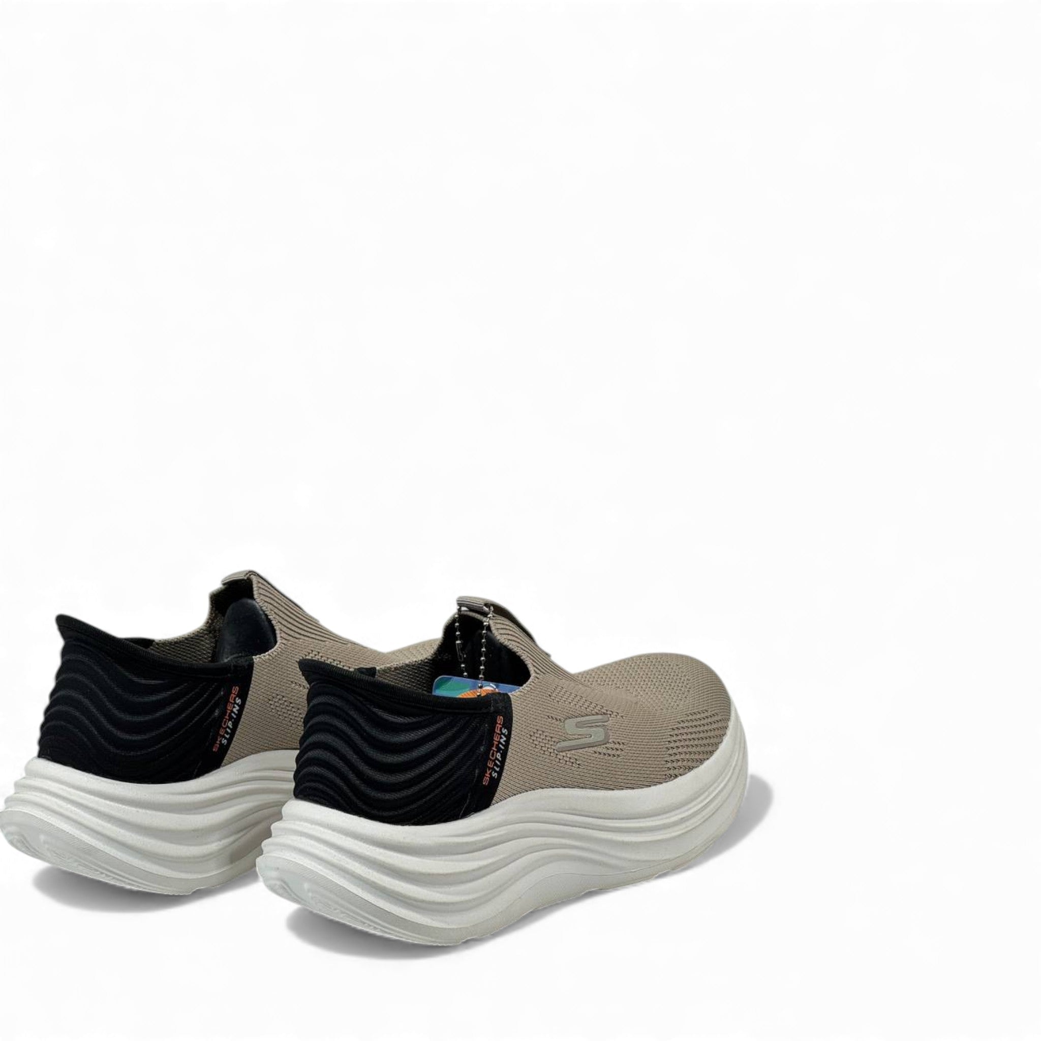 ☁️ Skechers Slip-On Arch Fit Beige Sneakers – Comfort Meets Everyday Elegance 👟