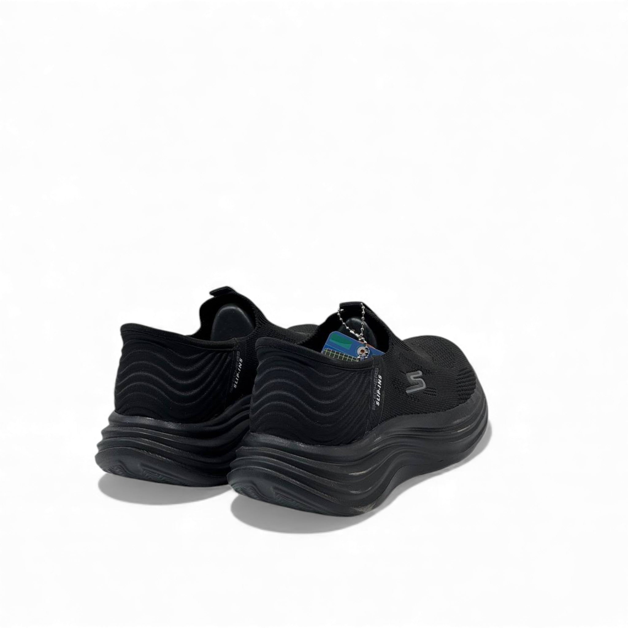 π€ Skechers Slip-On Arch Fit Black Sneakers β All-Day Comfort, Timeless Style π