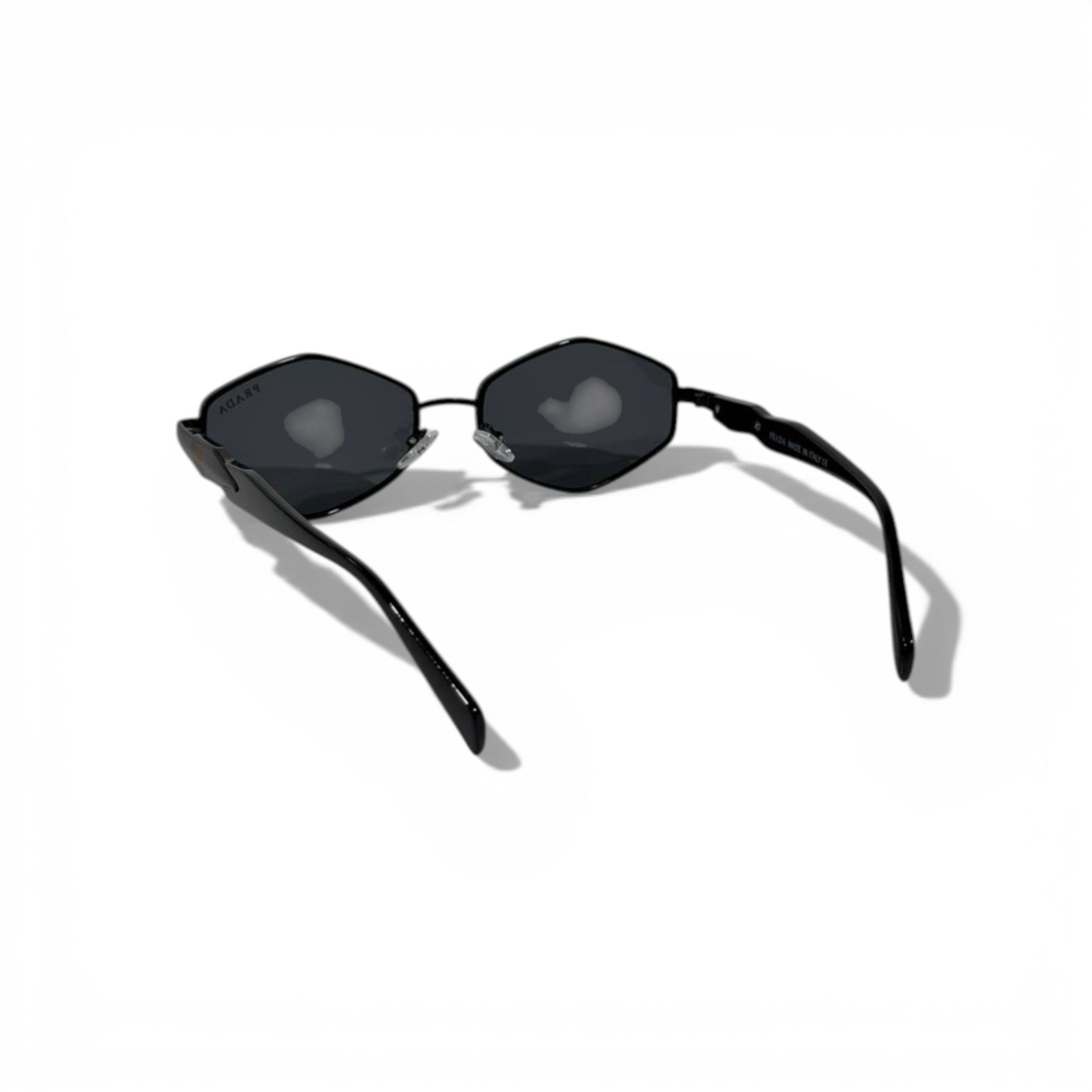Prada Geometric Metal Sunglasses β Black Edition π€β¨