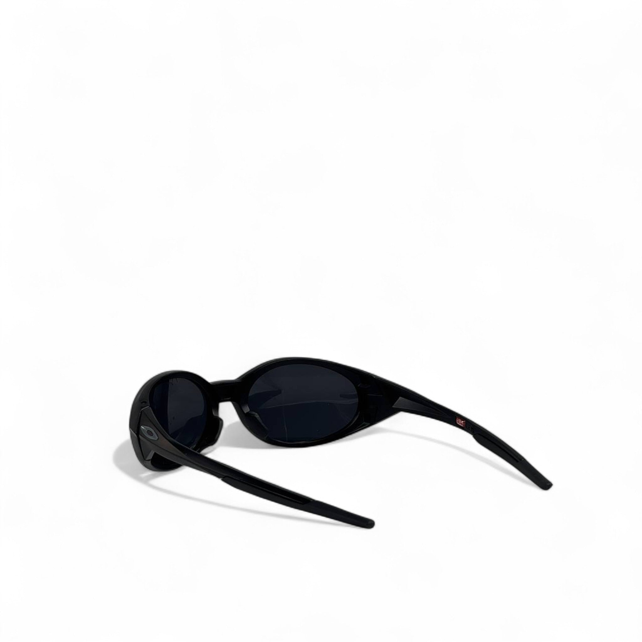 š Oakley Oval Sunglasses ā Futuristic Sport Style