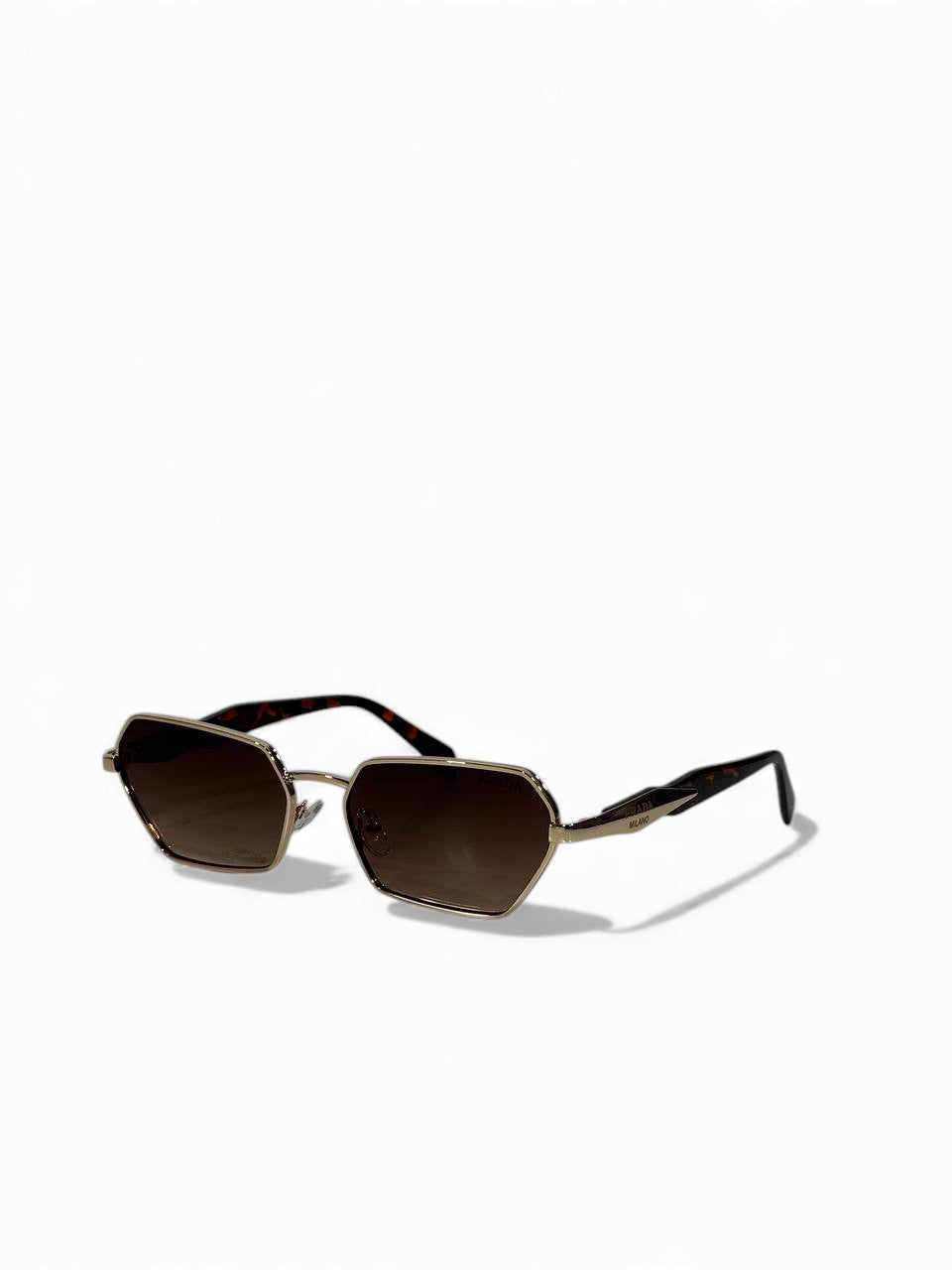 Prada Geometric Luxury Sunglasses – Gold Frame & Brown Lenses 🕶️✨