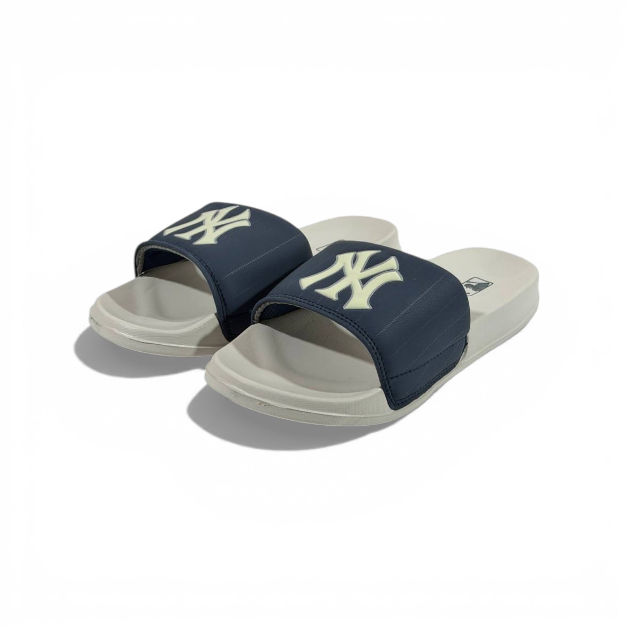 βΎ New York Yankees Classic Slides β Navy & Cream Edition ππ€