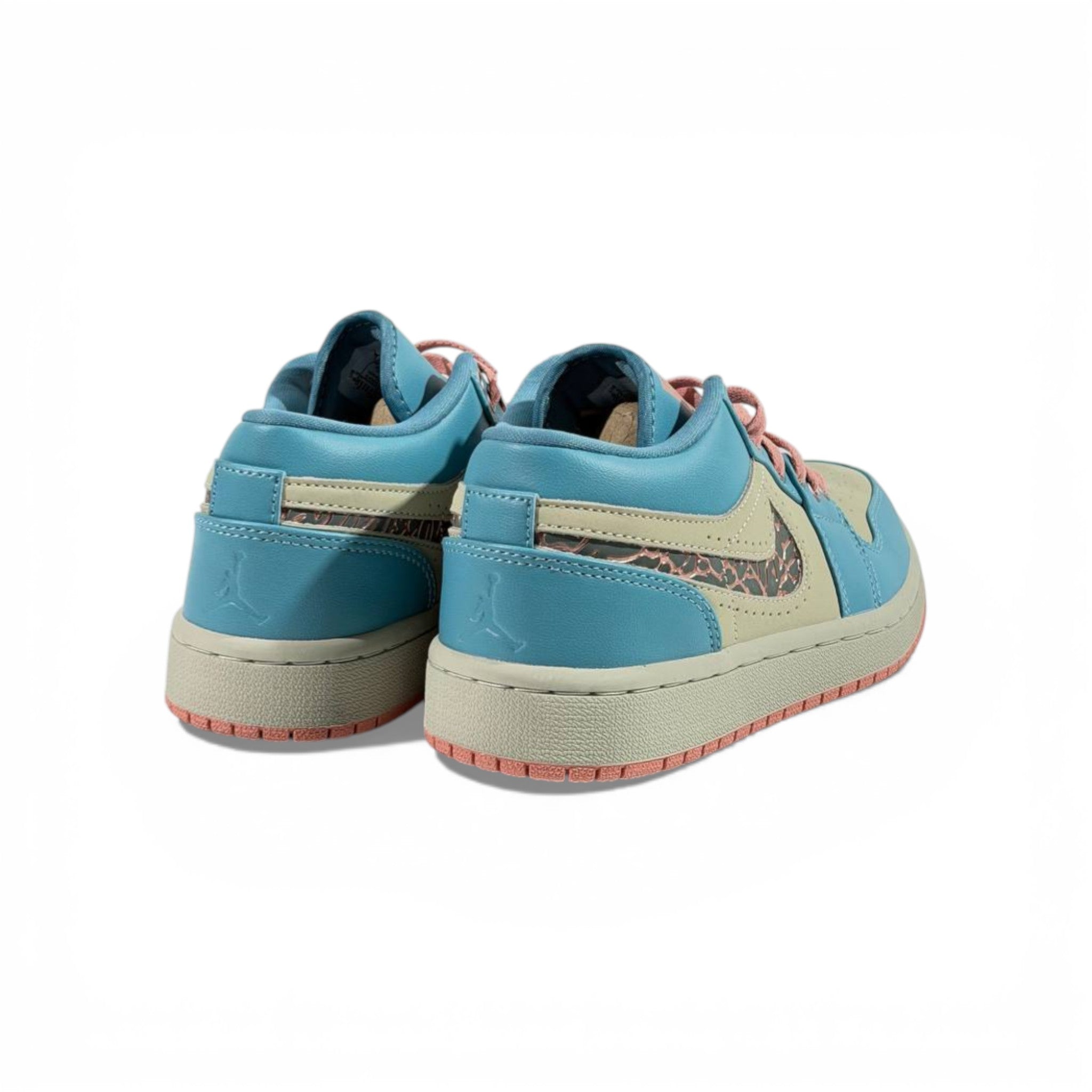Nike Dunk Low Blue & Pink Sneakers πππΈ Trendy Streetwear Shoes β Women Casual Fashion Trainers β¨π₯