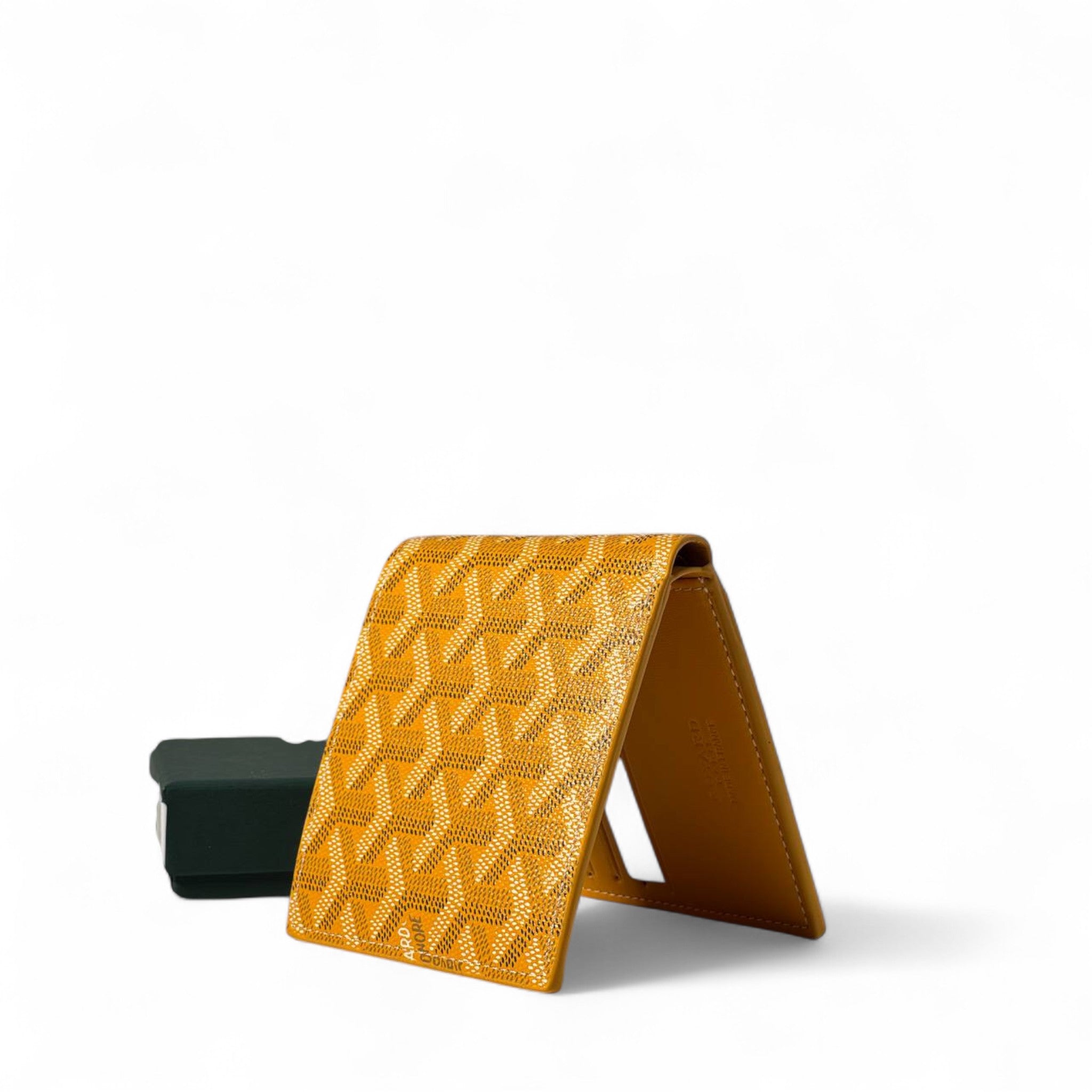 ๐ Goyard Yellow Bifold Wallet โ Bold Color, Iconic Elegance ๐