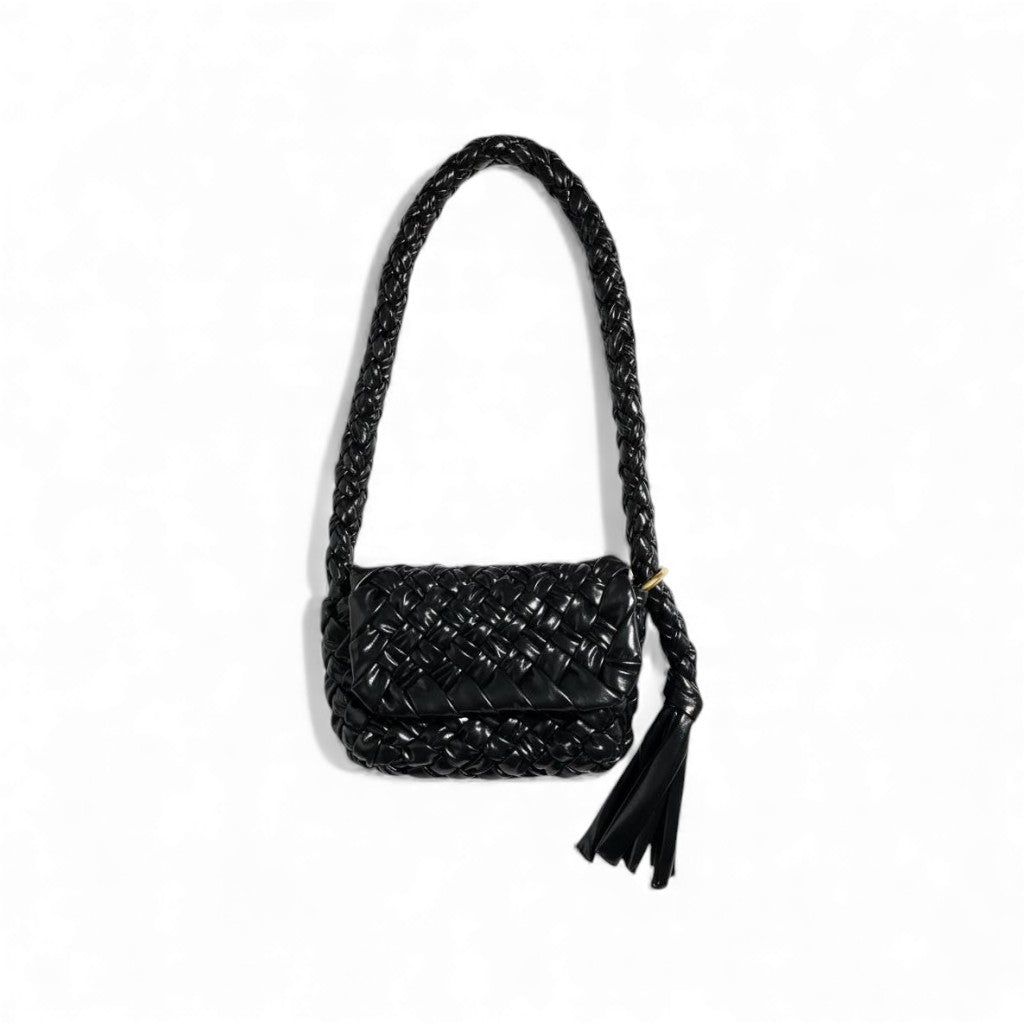 🔥 Bottega Veneta Handmade Woven Shoulder Bag – Black Artisan Edition 🔥