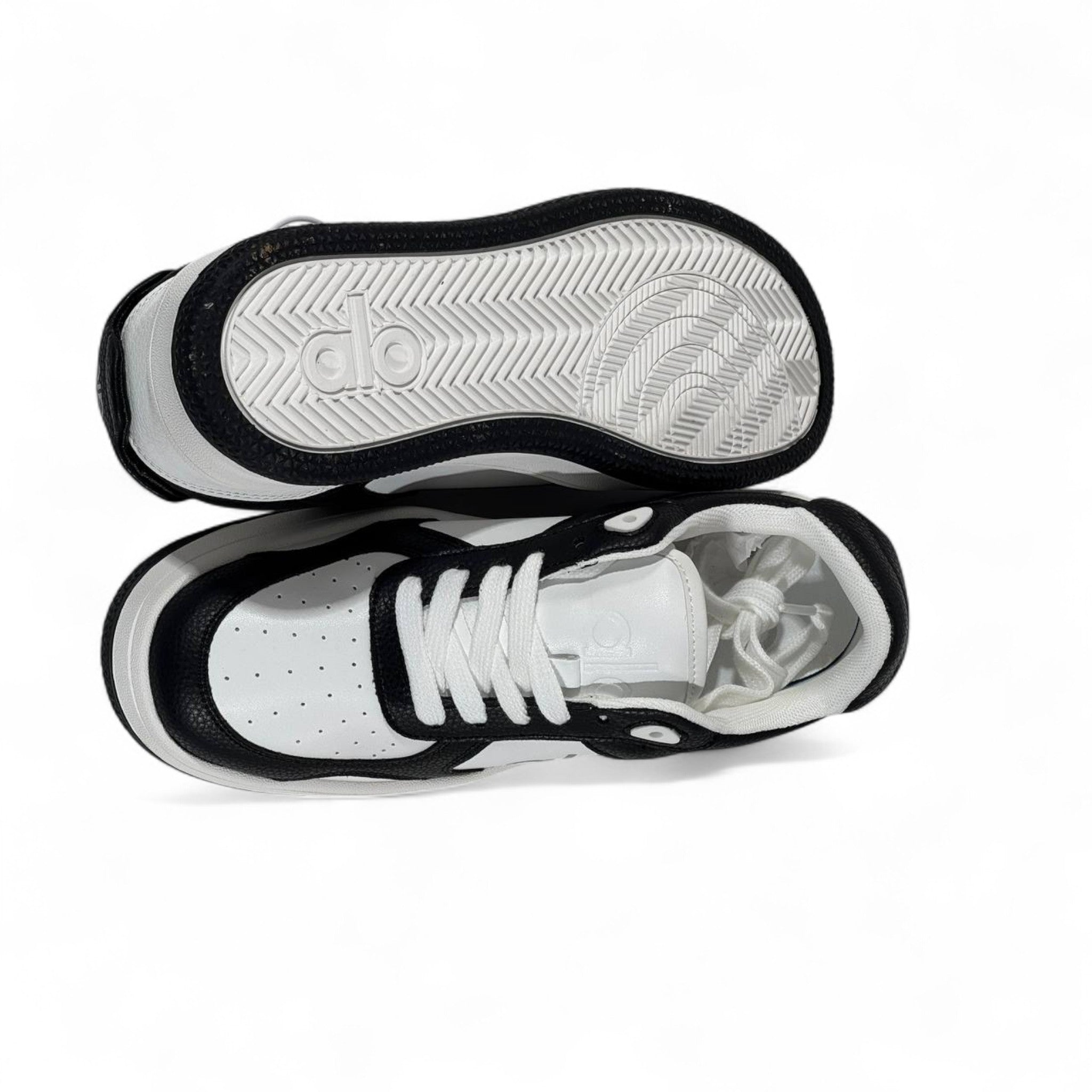Alo Black & White Sneakers – Bold Contrast, Everyday Comfort
