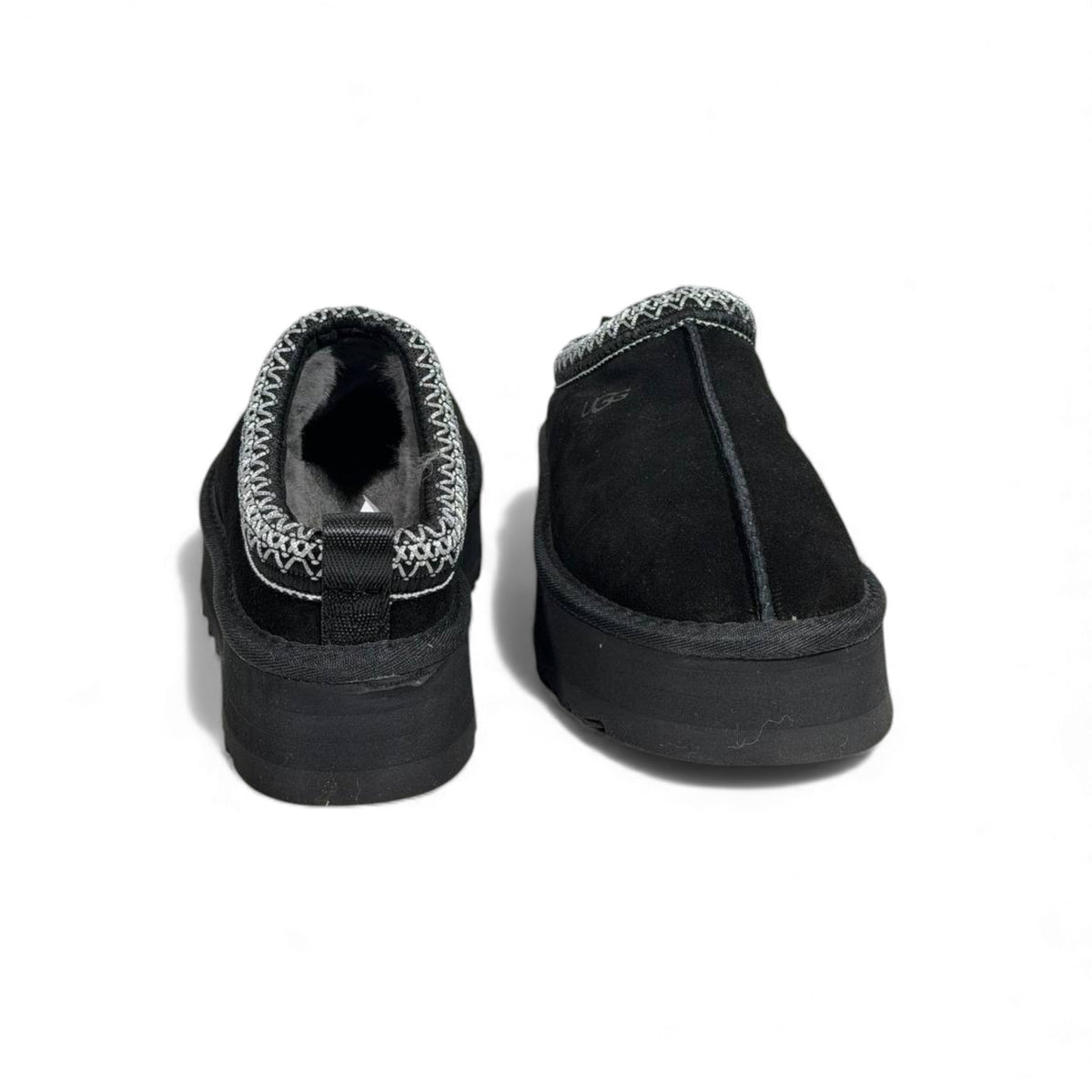 UGG Platform Suede Slippers – All-Black Cozy Edition 🖤❄️