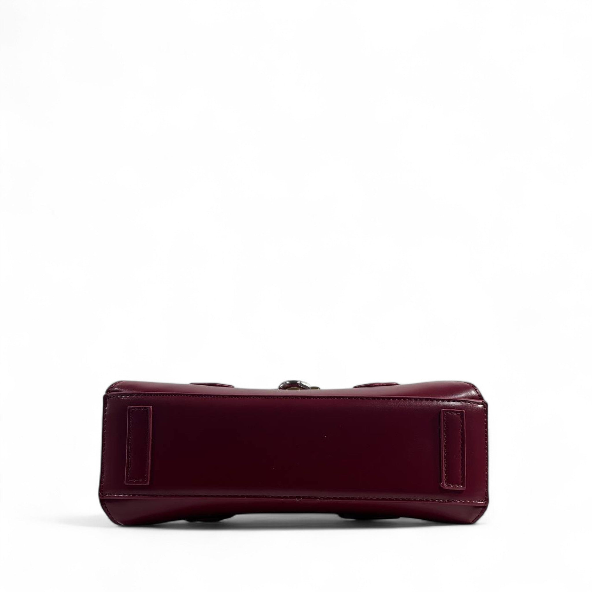 🍷 Givenchy Smooth Burgundy Leather Handbag – Refined, Elegant & Iconic ✨