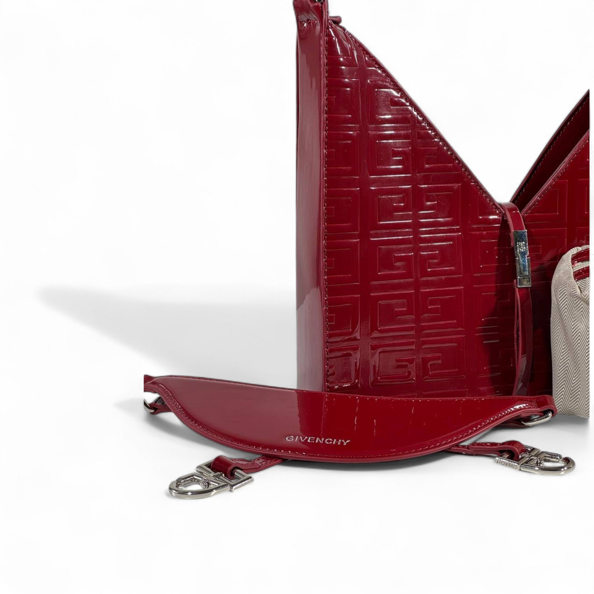 đˇ Givenchy Burgundy V-Cut Chain Shoulder Bag â Sleek, Modern & Couture â¨