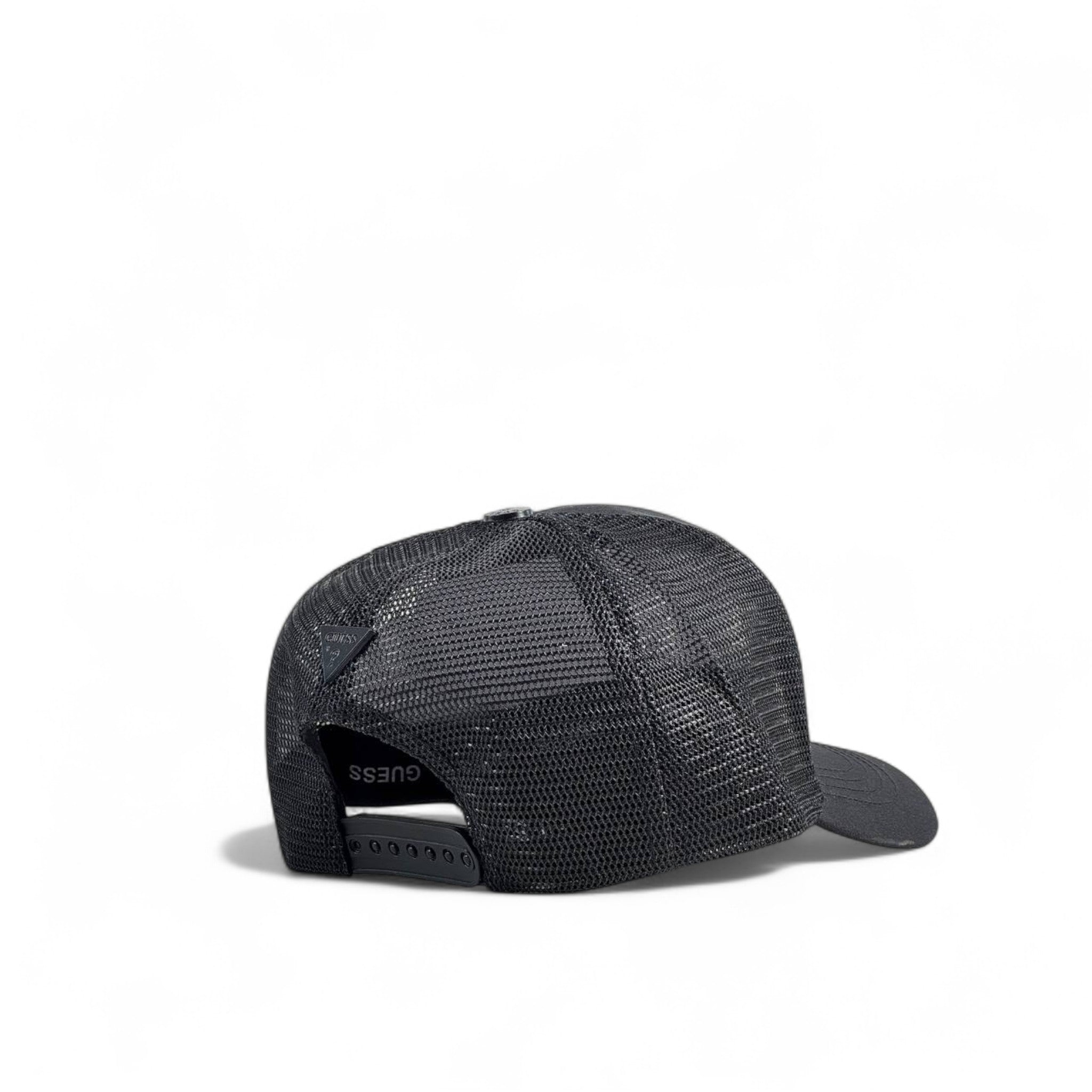 Guess Los Angeles Black Trucker Cap – Casual Streetwear Essential 🧢🖤