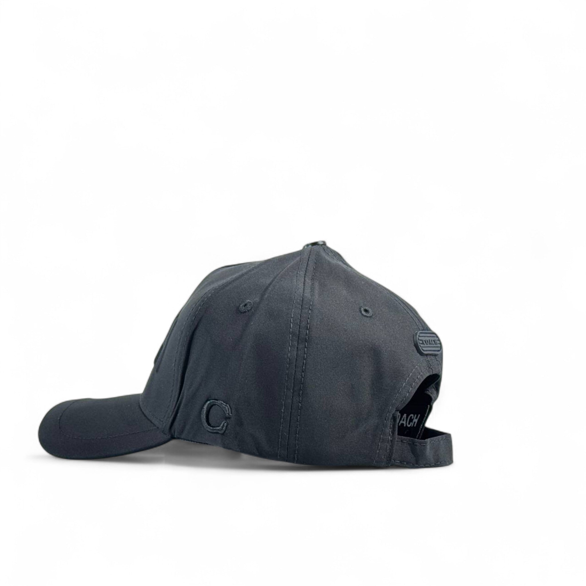 Coach Black Logo Cap – Bold Minimalist Luxury 🖤🧢