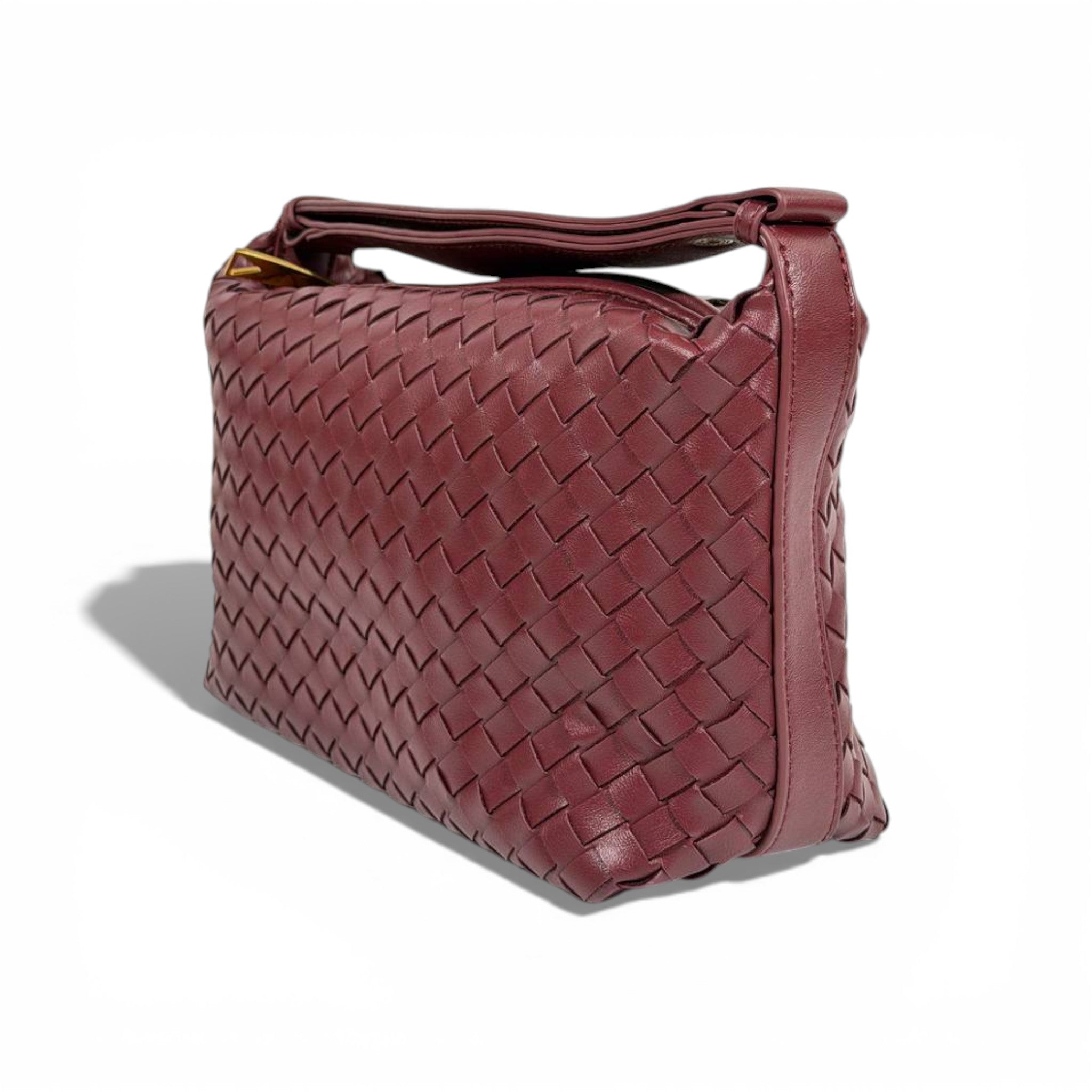 Bottega Veneta Intrecciato Shoulder Bag – Burgundy Red 🍷✨