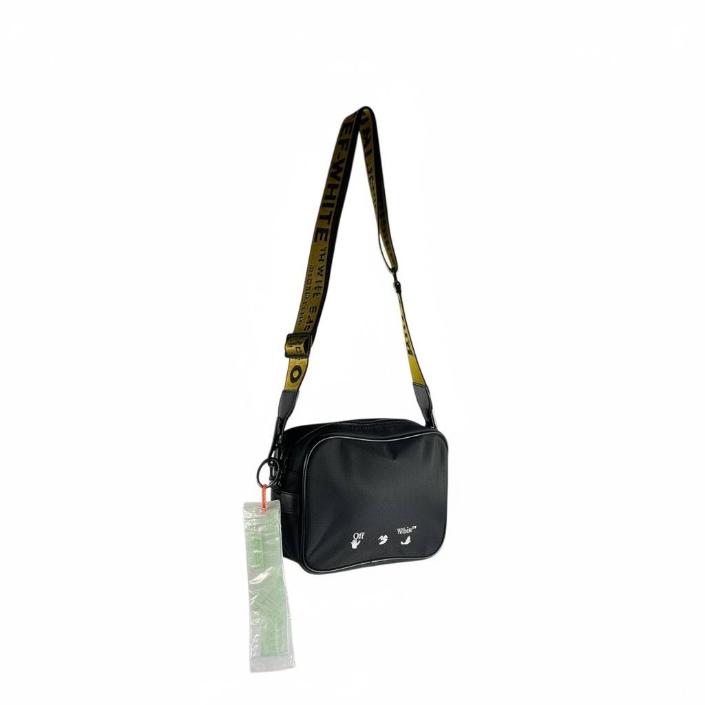 đ¤ Off-White Signature Crossbody Bag đĽâ¨