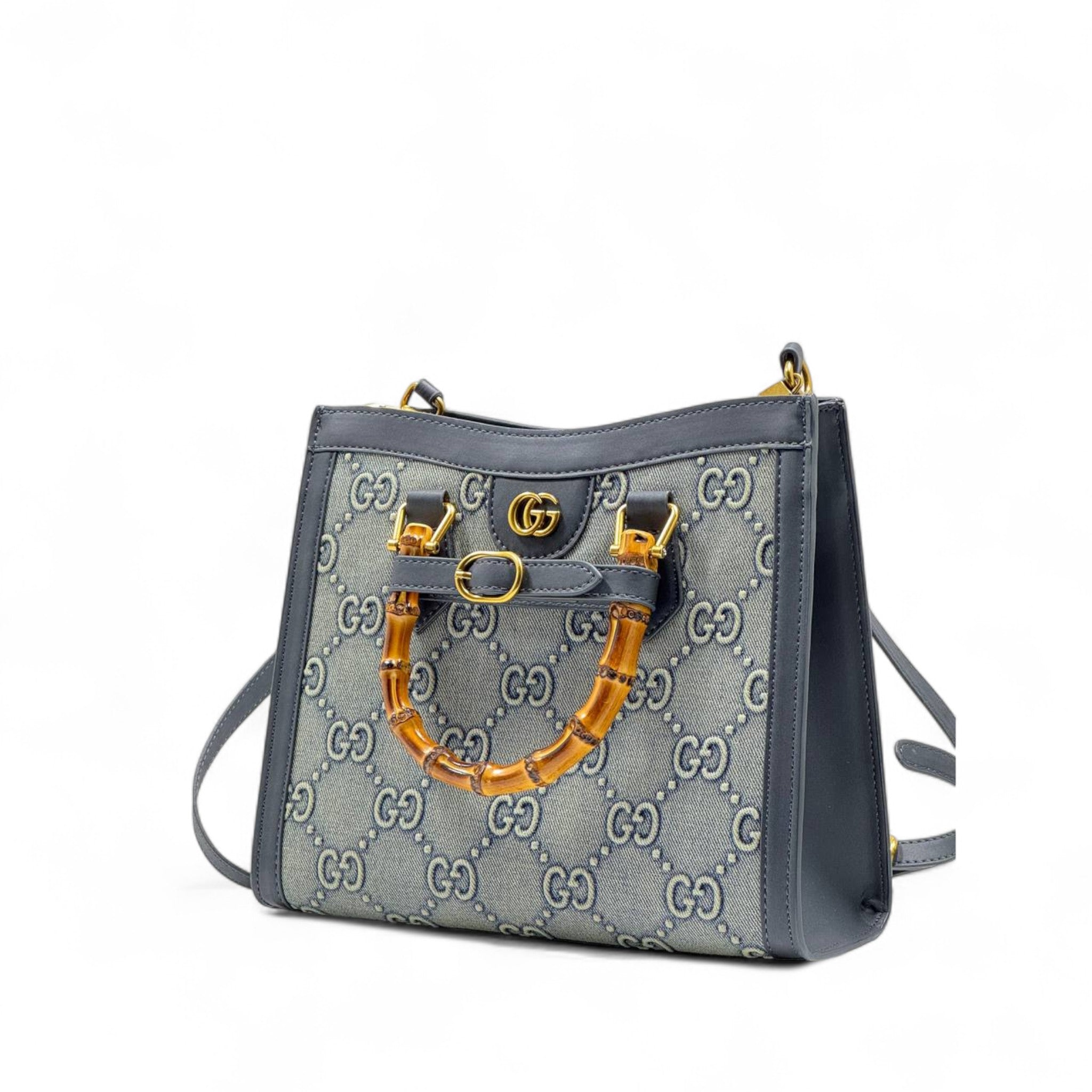 ๐ Gucci Bamboo Handle Monogram Bag โ Vintage Glam Reimagined