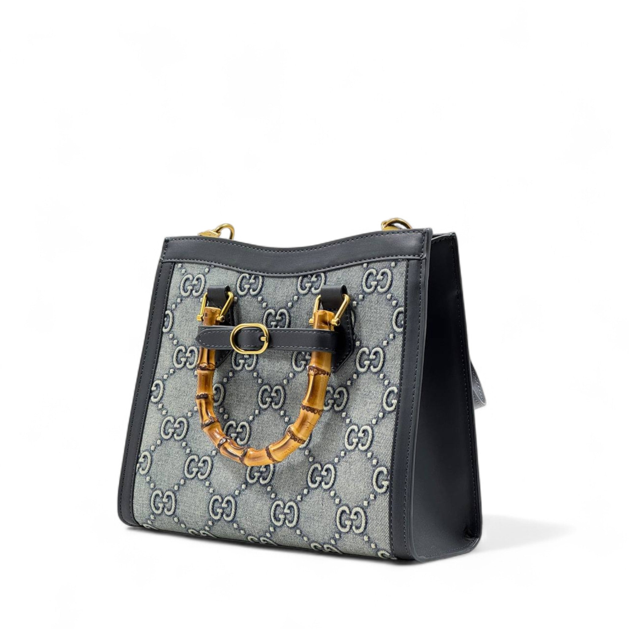 ๐ Gucci Bamboo Handle Monogram Bag โ Vintage Glam Reimagined