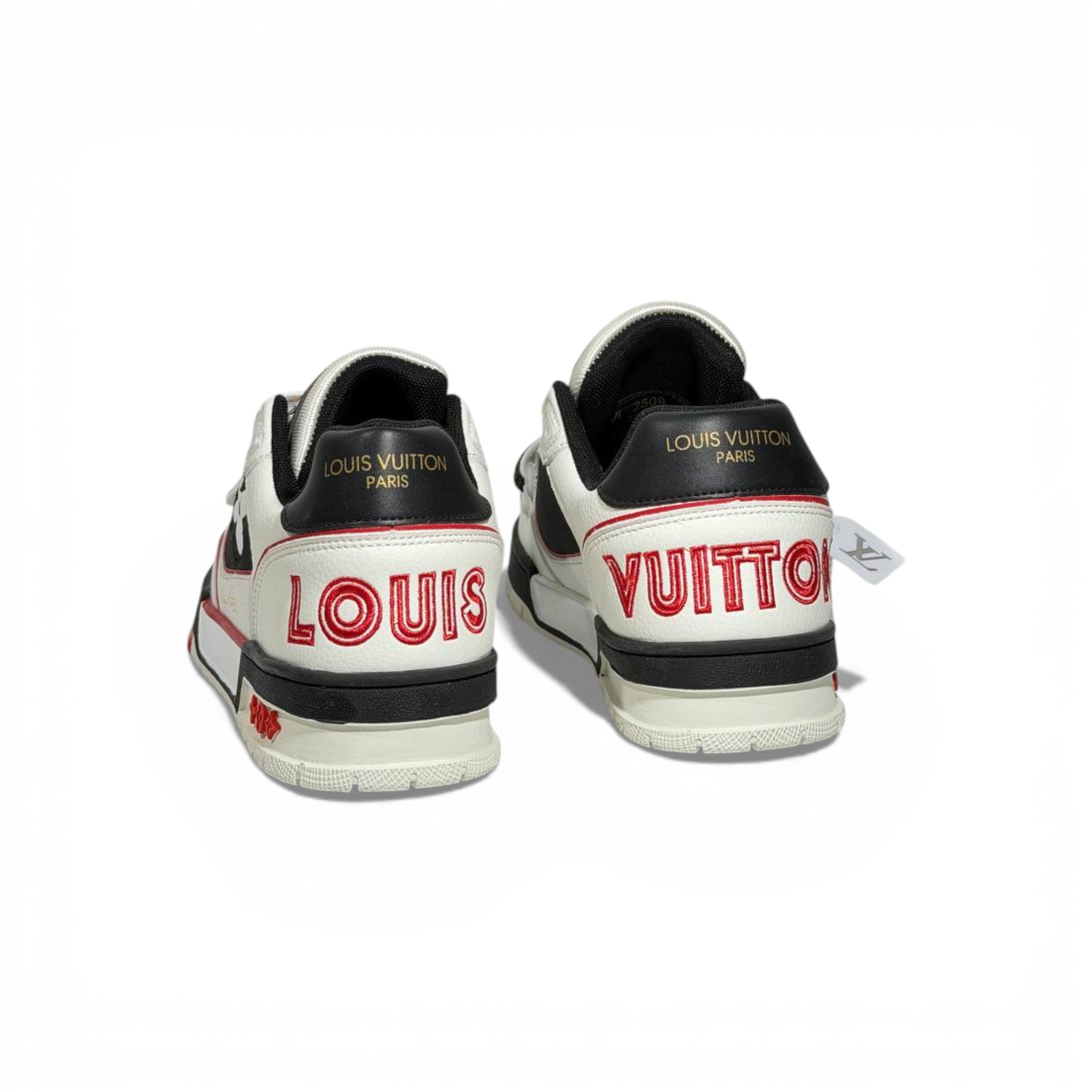 🔥 Louis Vuitton Luxury Low-Top Sneakers – Black, White & Red Iconic Style 👟❤️🔥