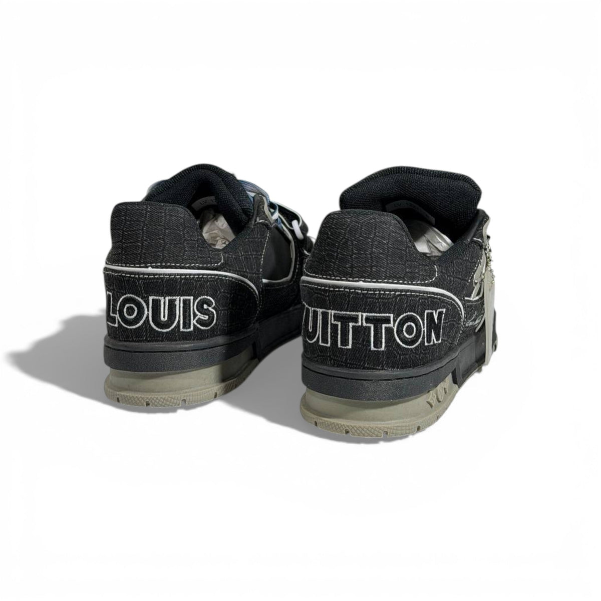 🖤🔥 Louis Vuitton Luxury Low-Top Sneakers – Black Monogram Street Edition 👟✨