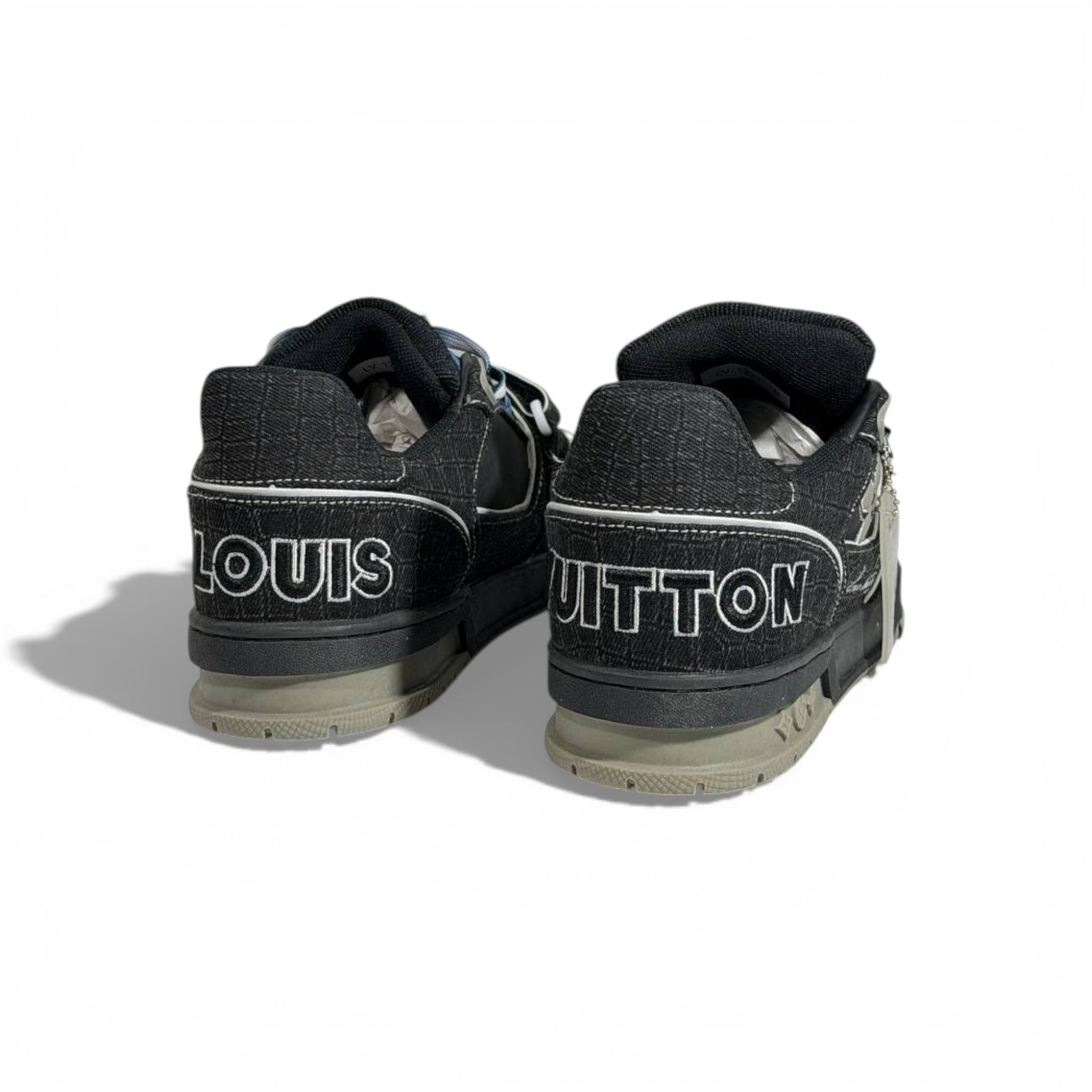 π€π₯ Louis Vuitton Luxury Low-Top Sneakers β Black Monogram Street Edition πβ¨