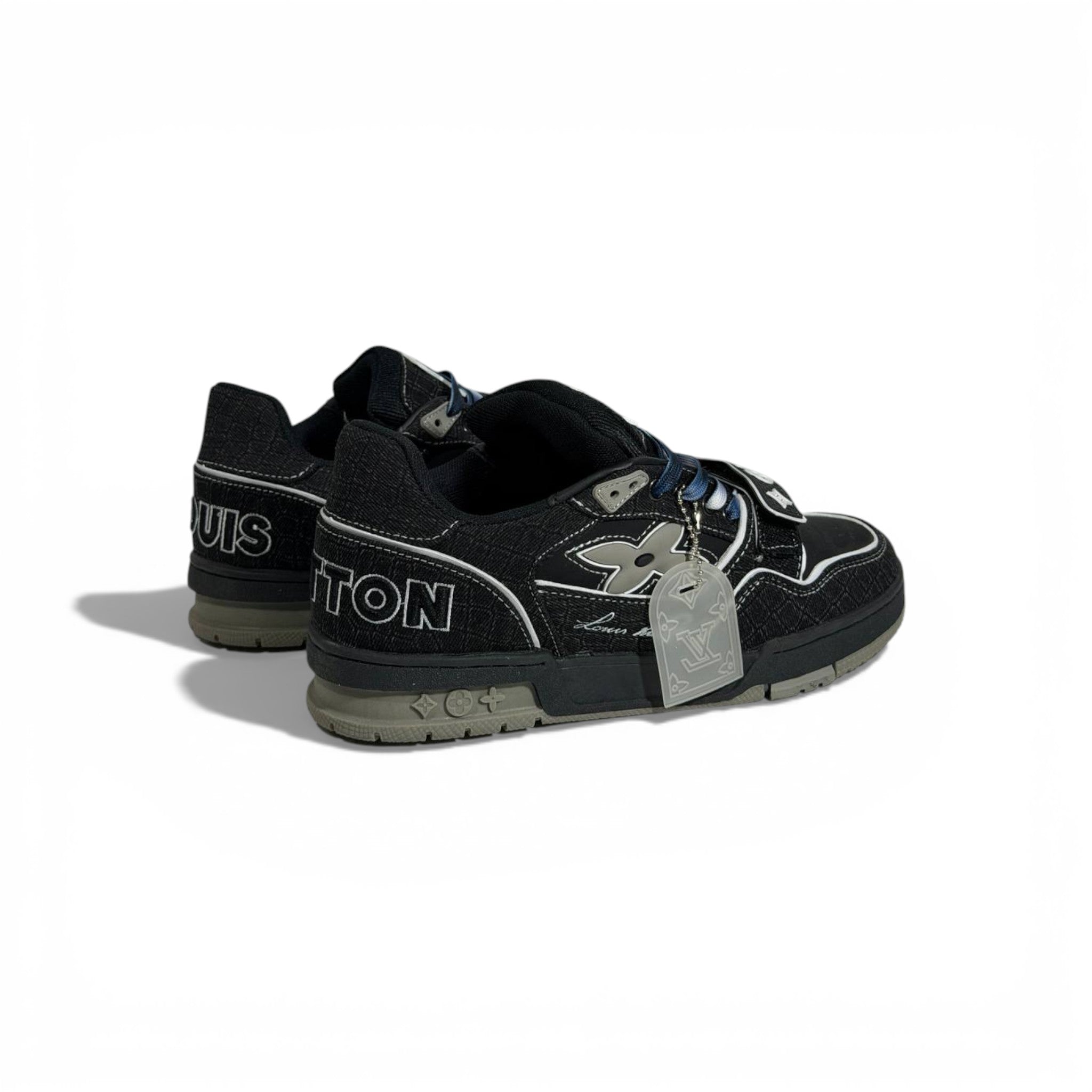 π€π₯ Louis Vuitton Luxury Low-Top Sneakers β Black Monogram Street Edition πβ¨