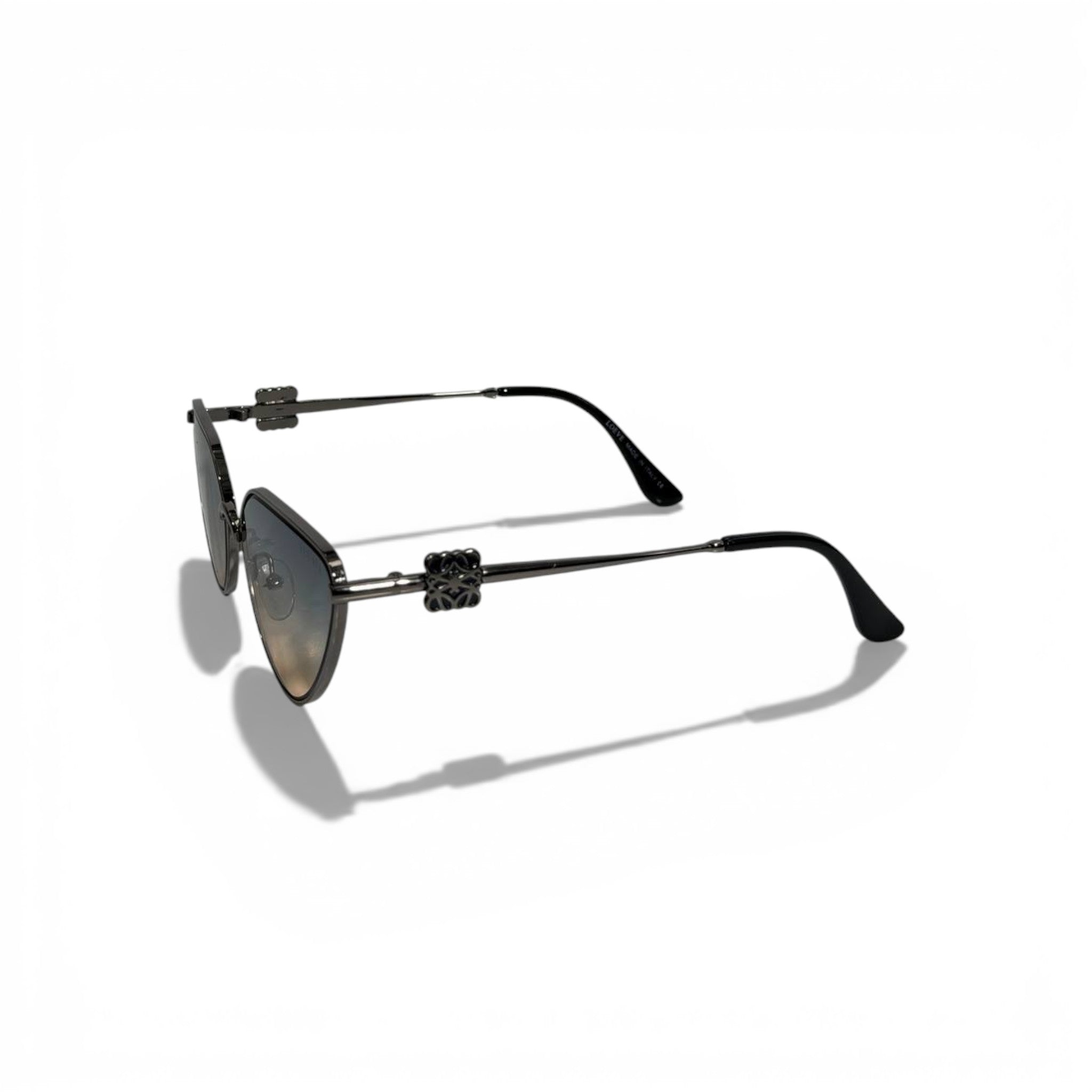 🕶️🖤 Loewe Cat-Eye Sunglasses with Gradient Lenses 🖤🕶️