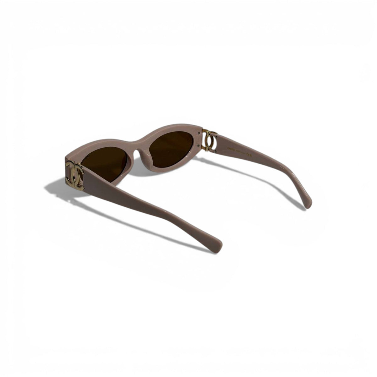 πΆοΈπ€ Chanel Oval Sunglasses with Gold CC Logo π€πΆοΈ
