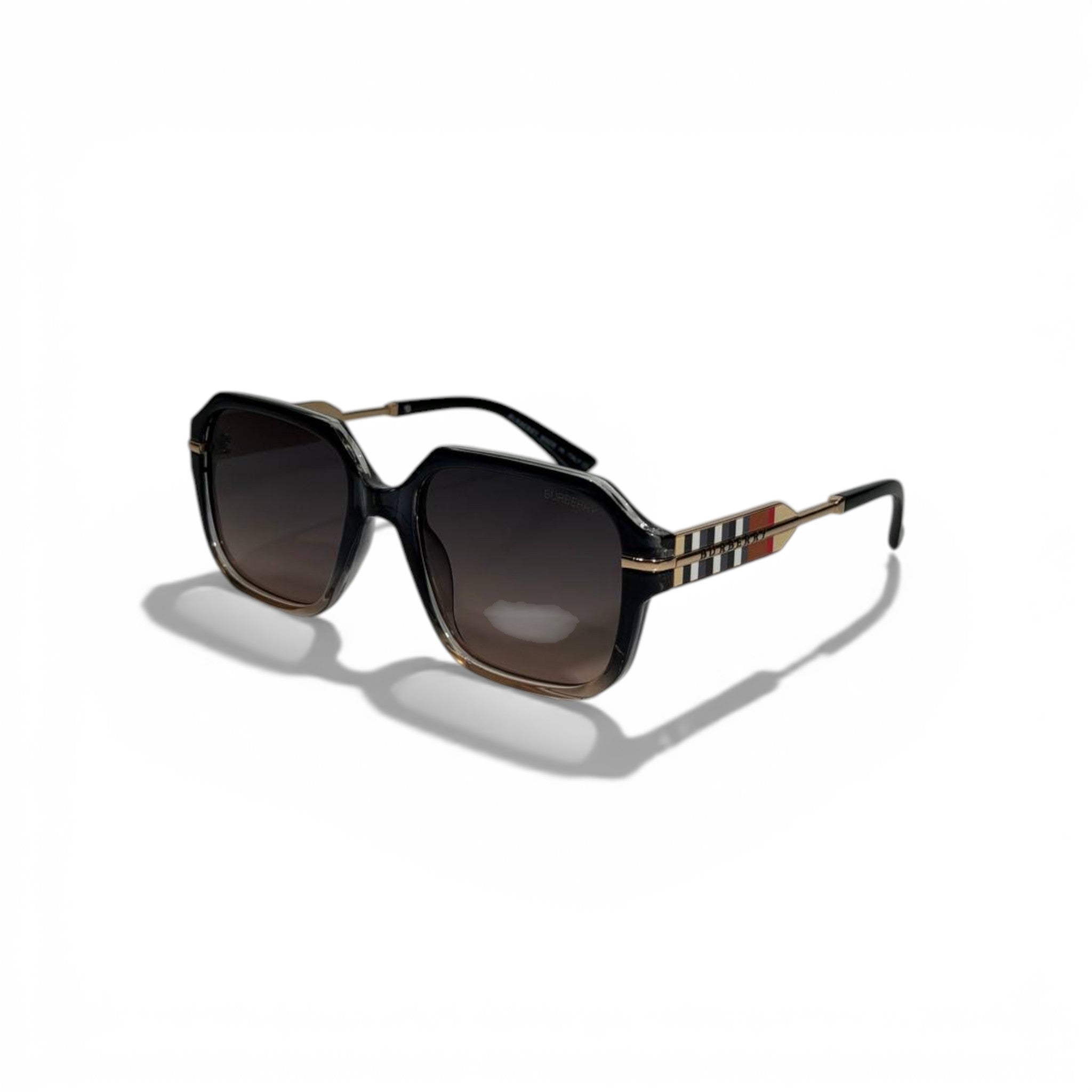 Burberry Square Sunglasses โ Black Frame with Iconic Check Detail ๐ถ๏ธโจ