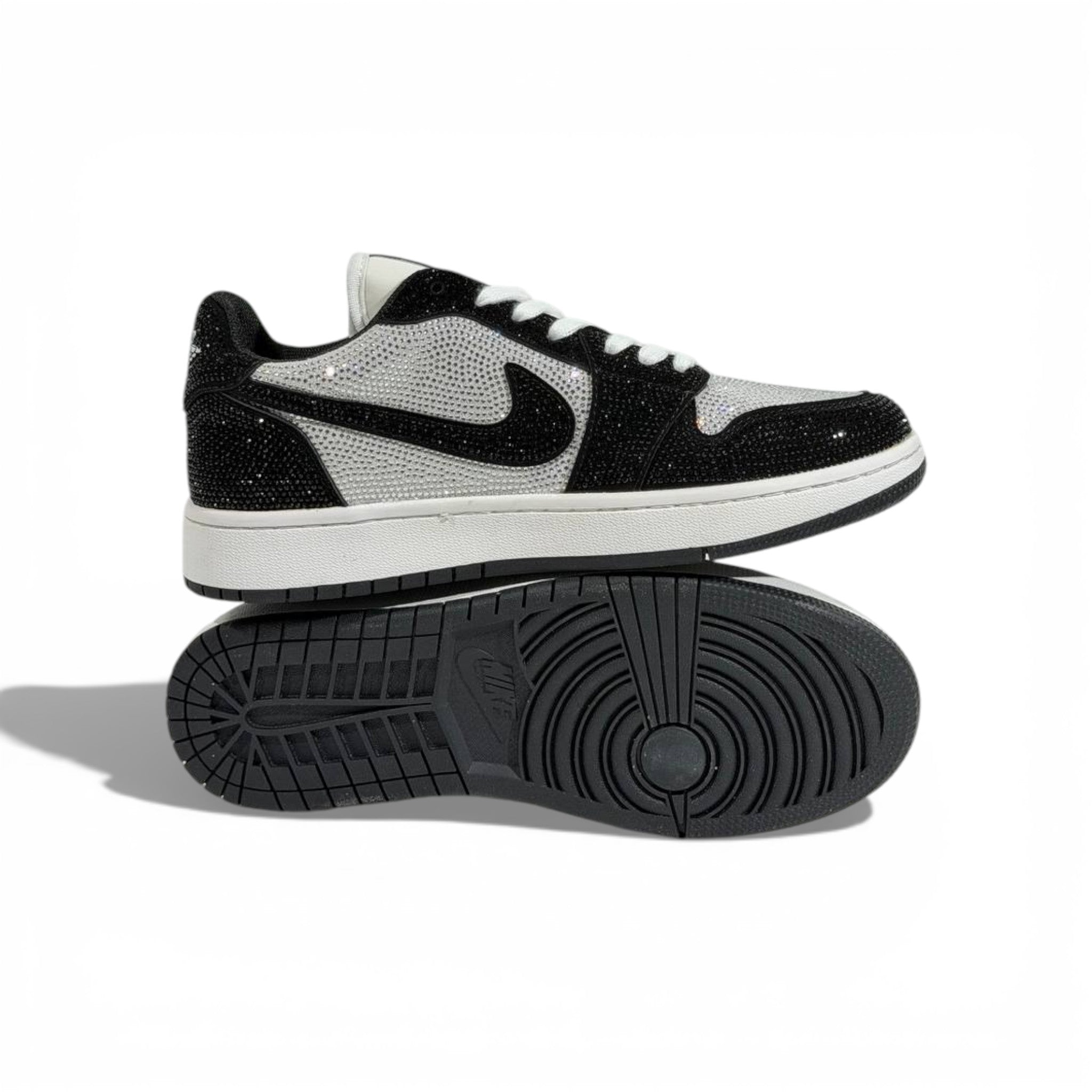 ✨ Nike Crystal Edition Low-Top Sneakers – Luxury Street Style with Iconic Design 👟✨