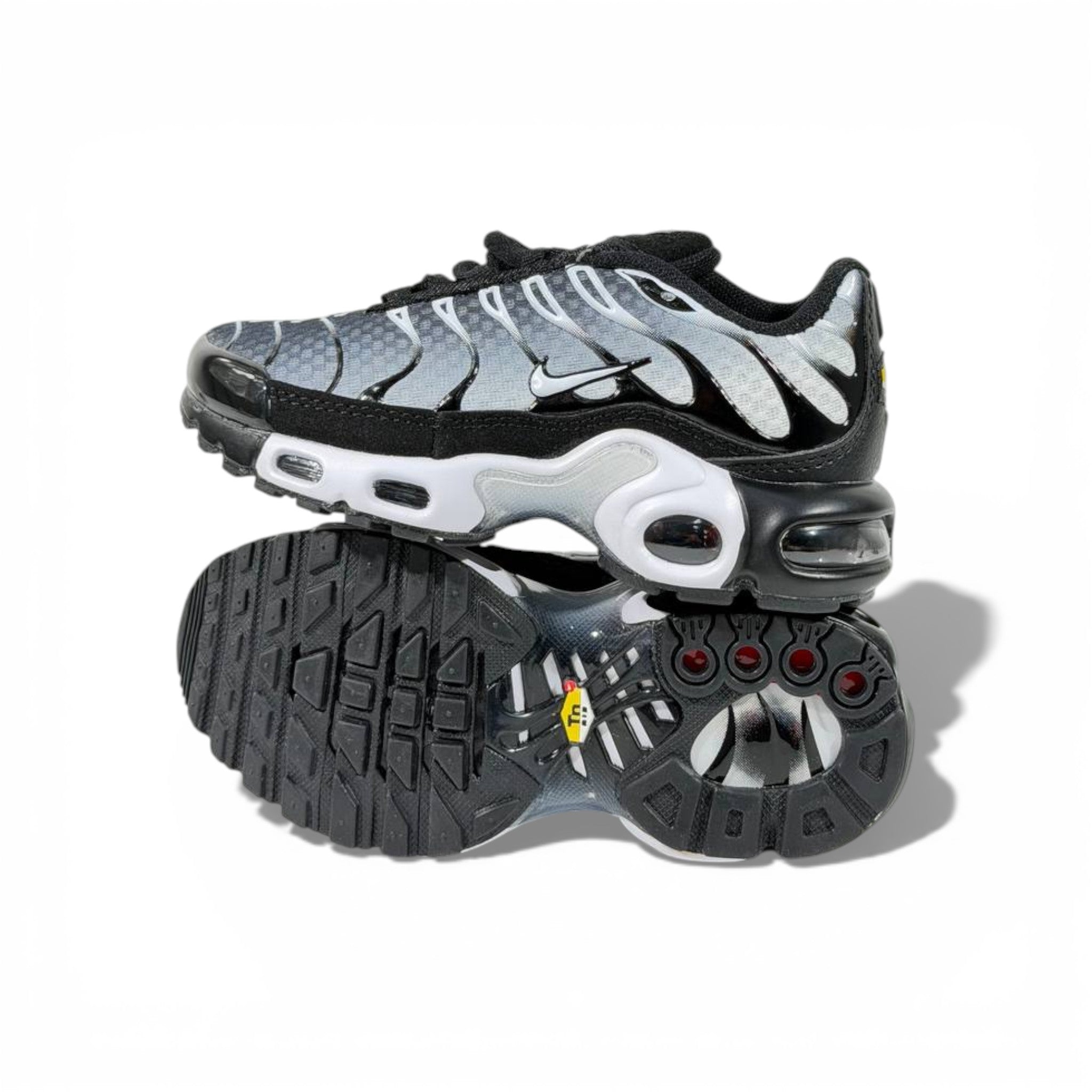 Nike Air Cushioned Kids Sneakers โ Comfort, Support & Play-Ready ๐๐ง