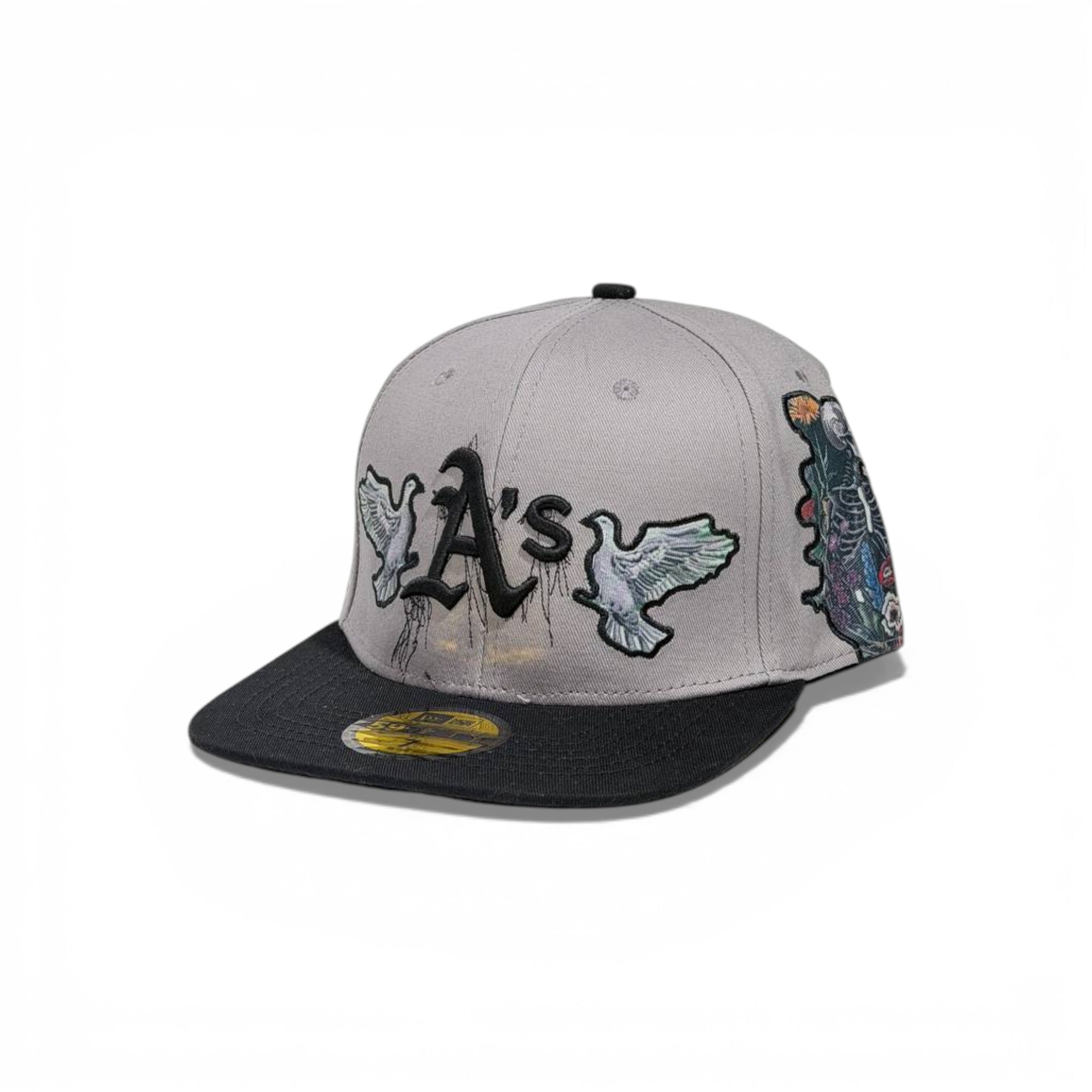 🧢 A’s Wings Embroidered Snapback Cap – Grey & Black Flat Brim | Size 7 (55.8 CM)
