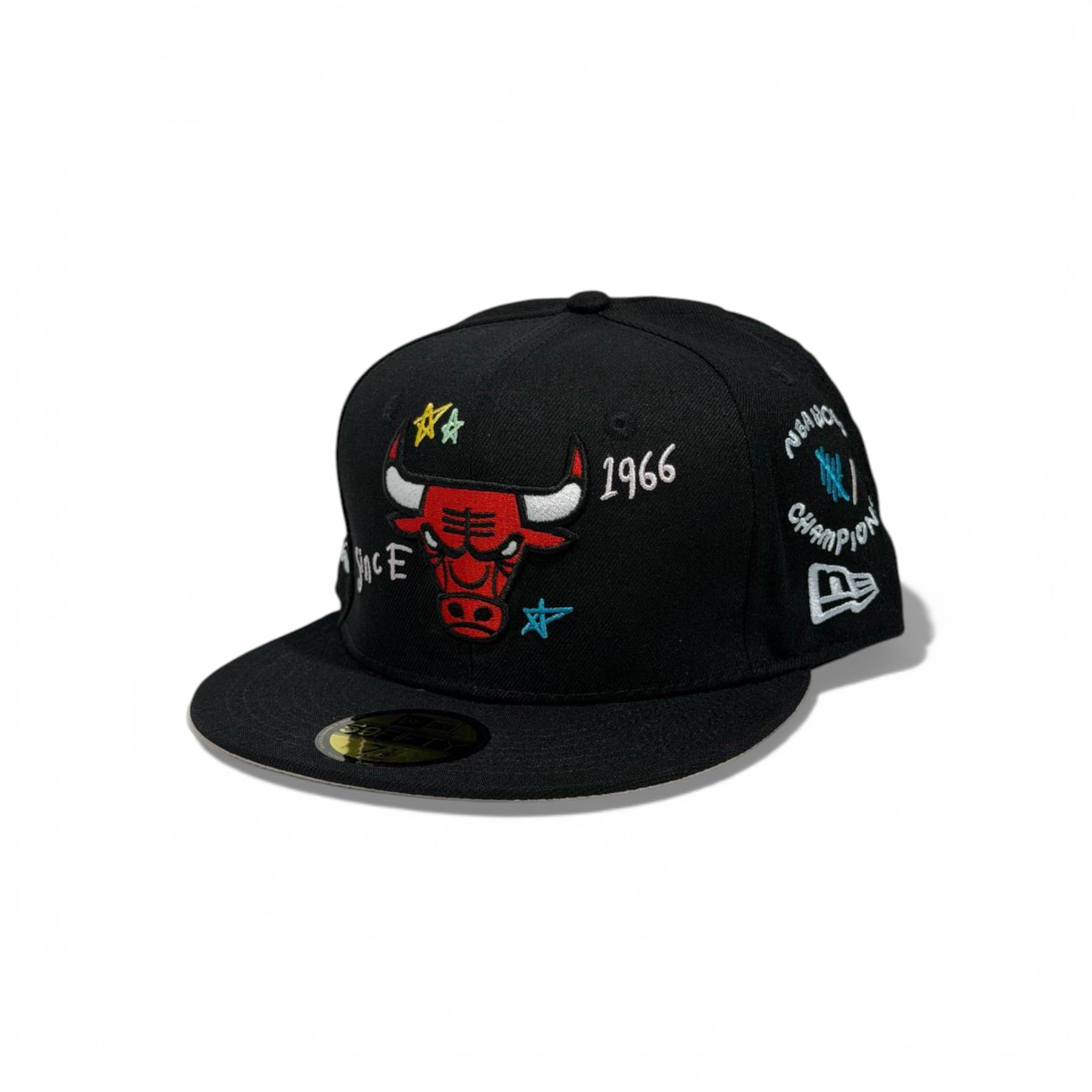 🧢 Chicago Bulls Embroidered Snapback Cap – Black Flat Brim Streetwear