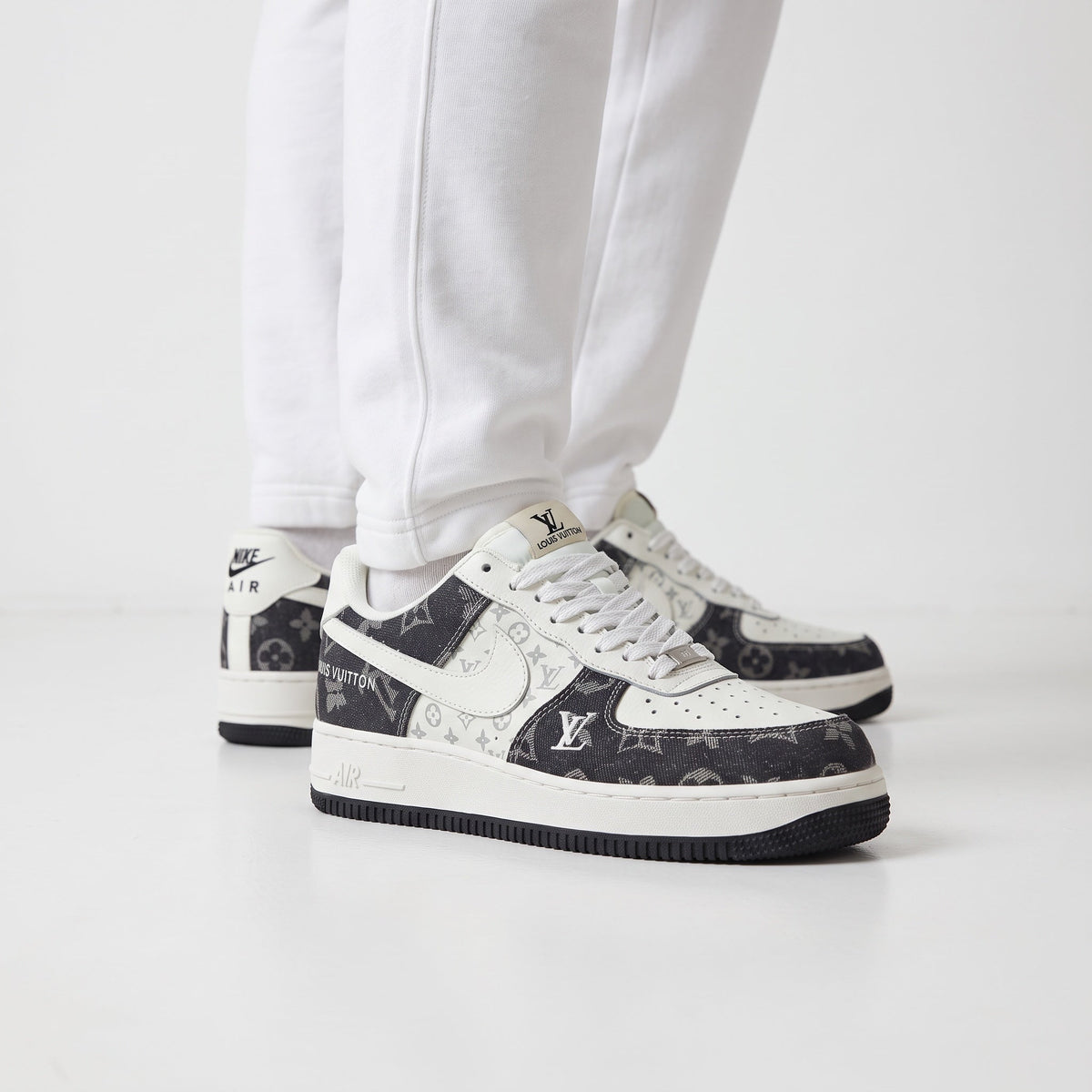 Louis Vuitton x Nike Air Force 1 Monogram β Black & White