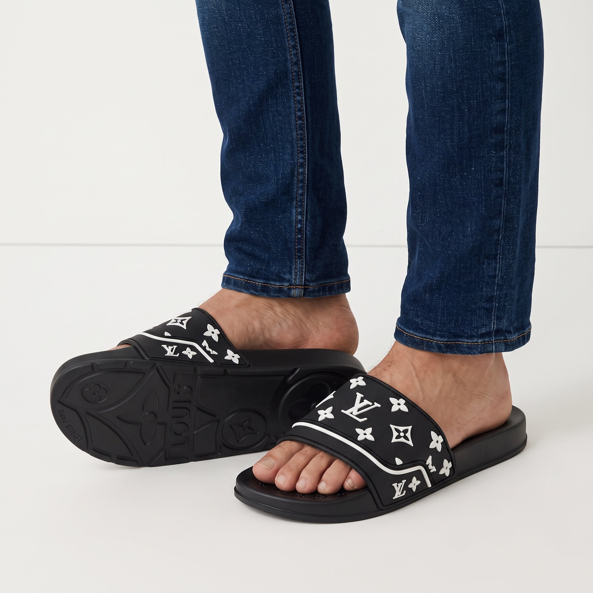 Louis Vuitton Slide – Black Monogram 🖤🩴