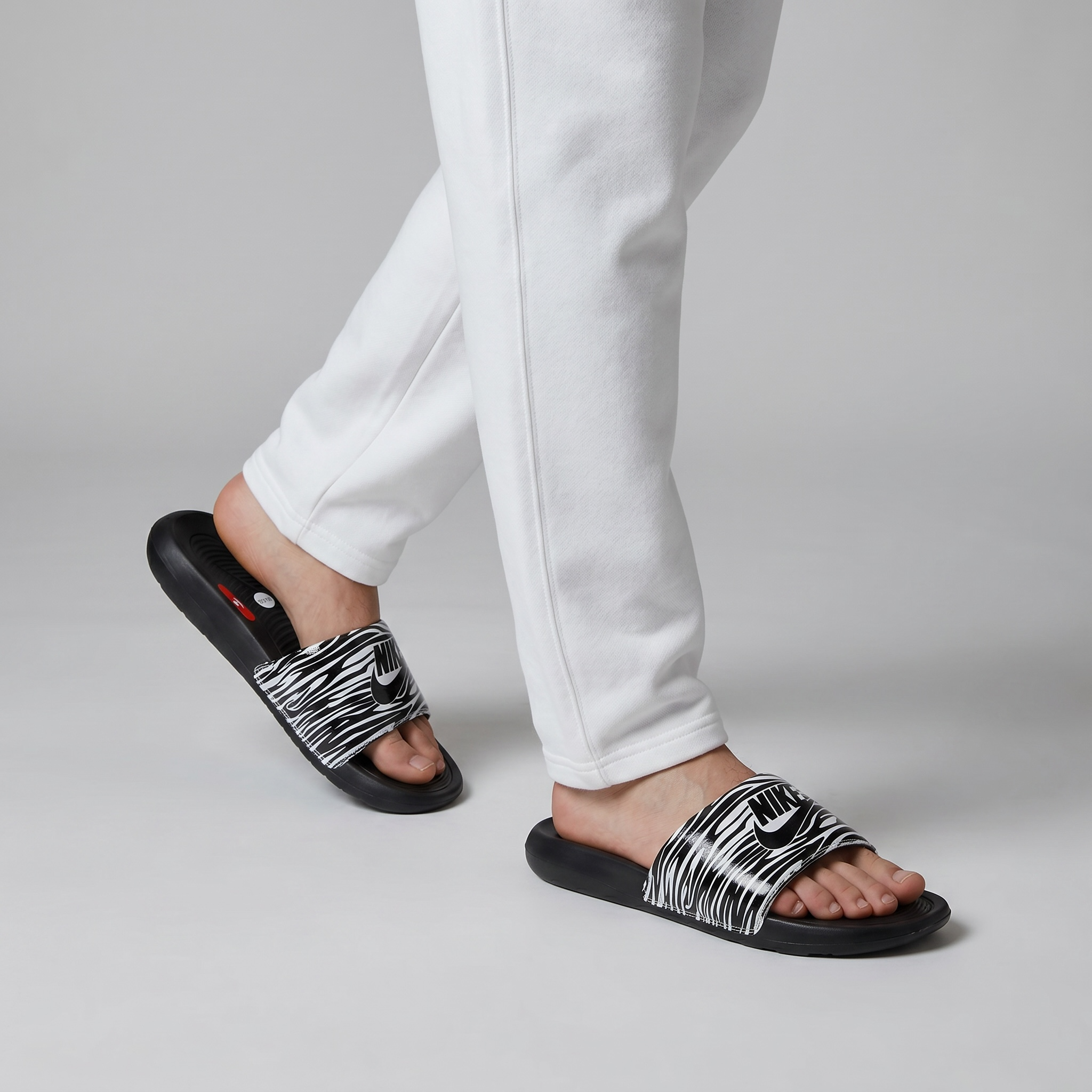NIKE Zebra Slide Sandals β Black & White Edition π€β‘