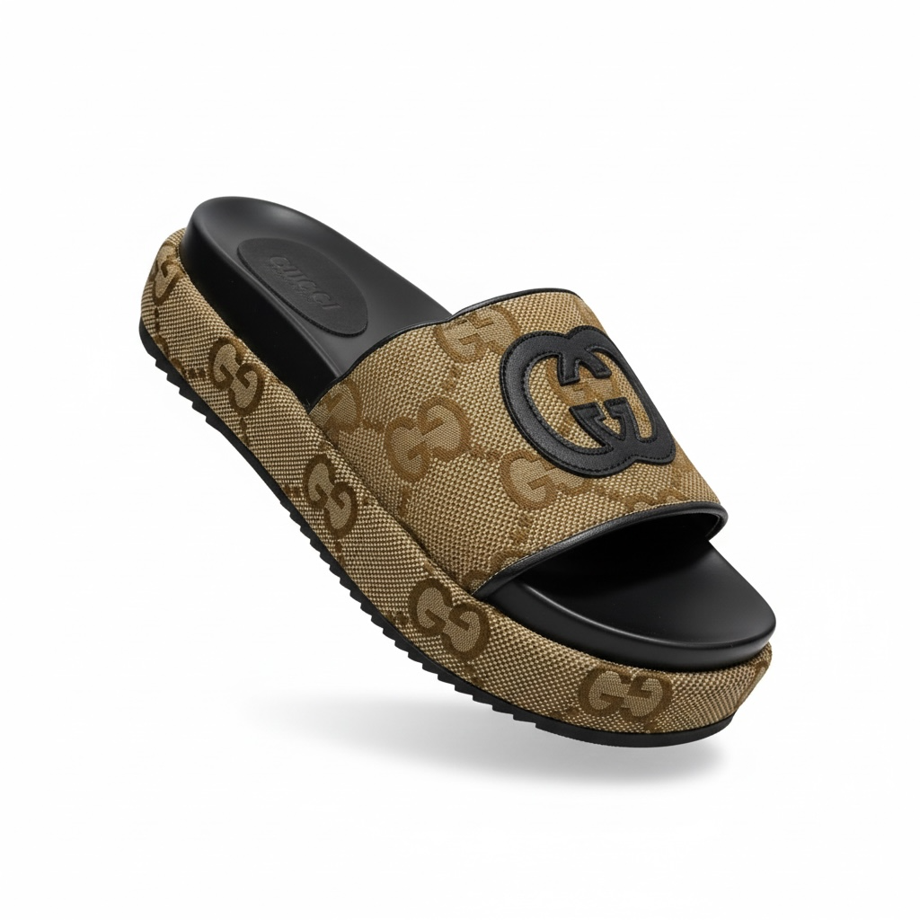 Gucci GG Canvas Platform Slides π€β¨