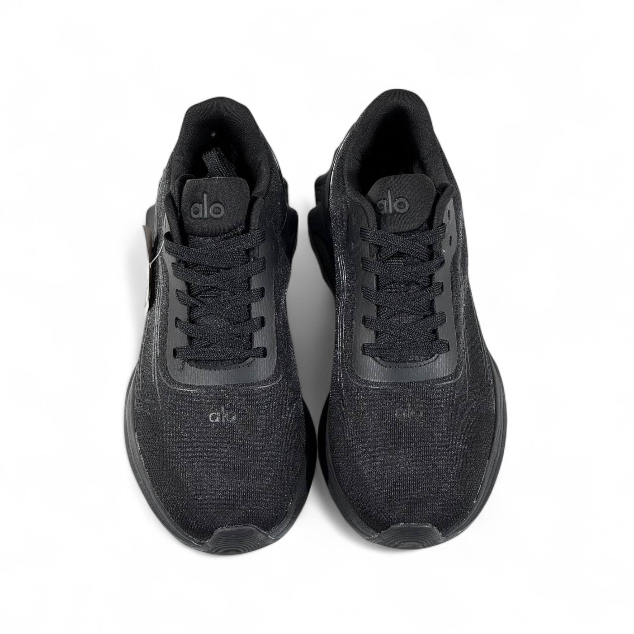 ⚫ Alo Black Runner Sneakers – Sleek Power, Endless Comfort ⚫