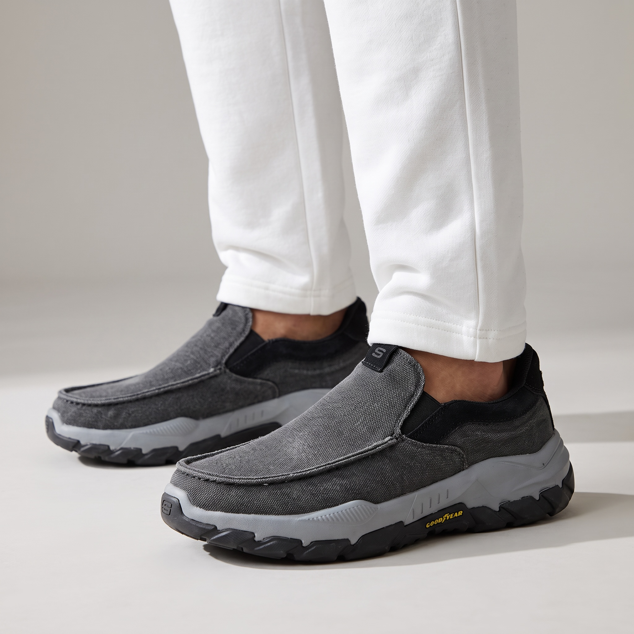 Skechers Slip-On Trainer β Charcoal Grey π