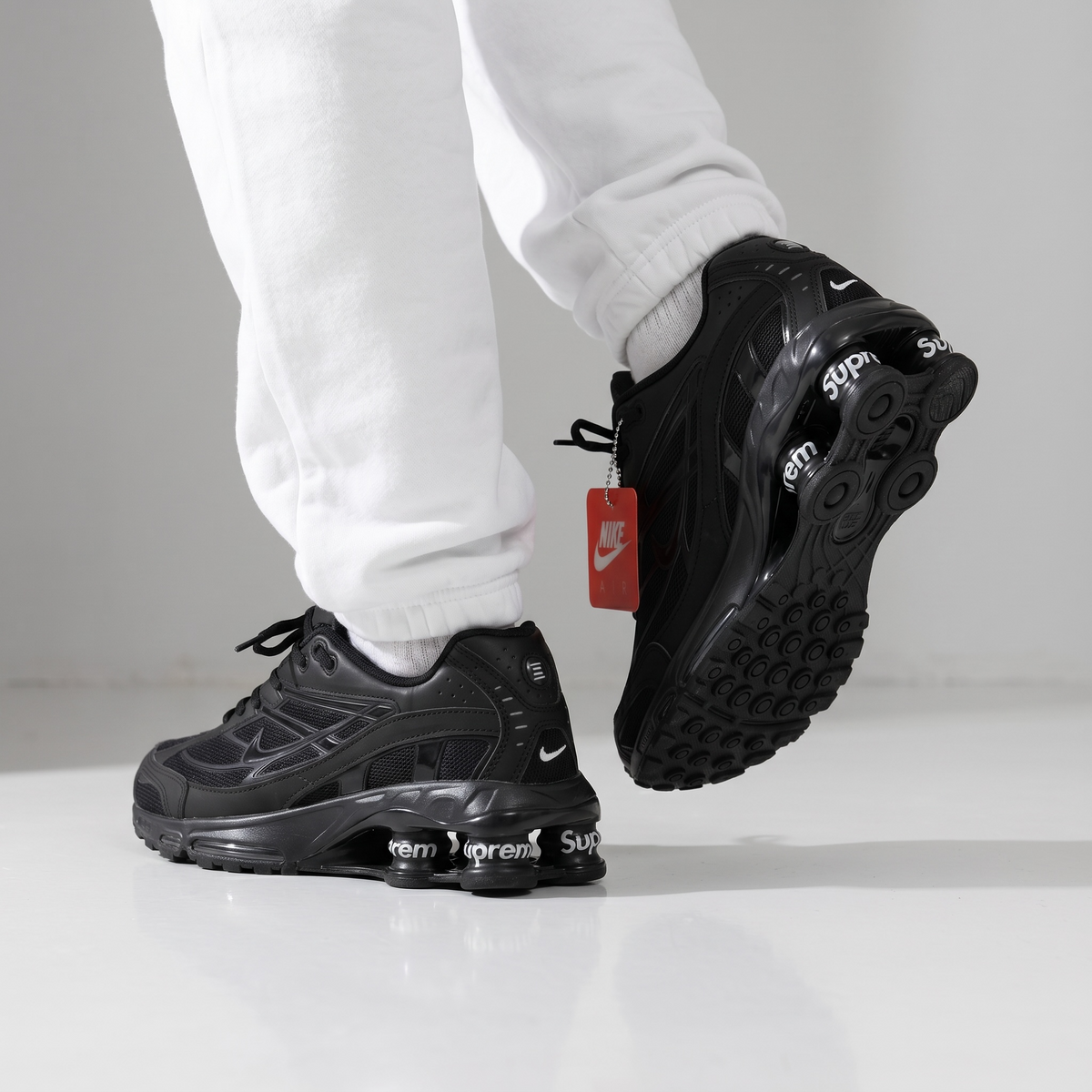 π₯π Nike Shox Ride 2 x Supreme Triple Black Limited Edition Sneakers β Premium Streetwear Cushion Running Shoes π€β‘