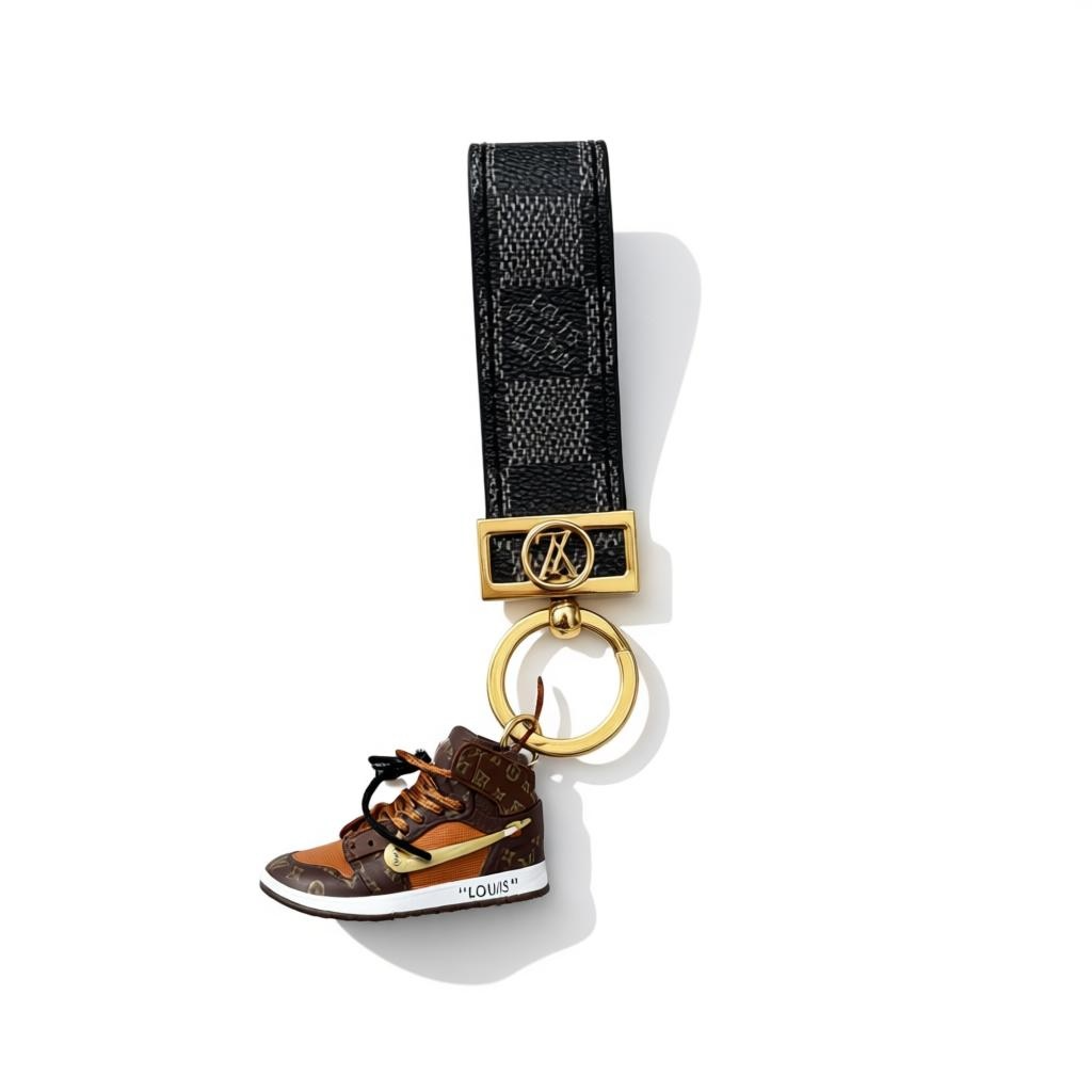 ICONIC LOUIS VUITTON SNEAKER KEYCHAIN β BLACK CHECK LUXURY EDITION β¨ππ€