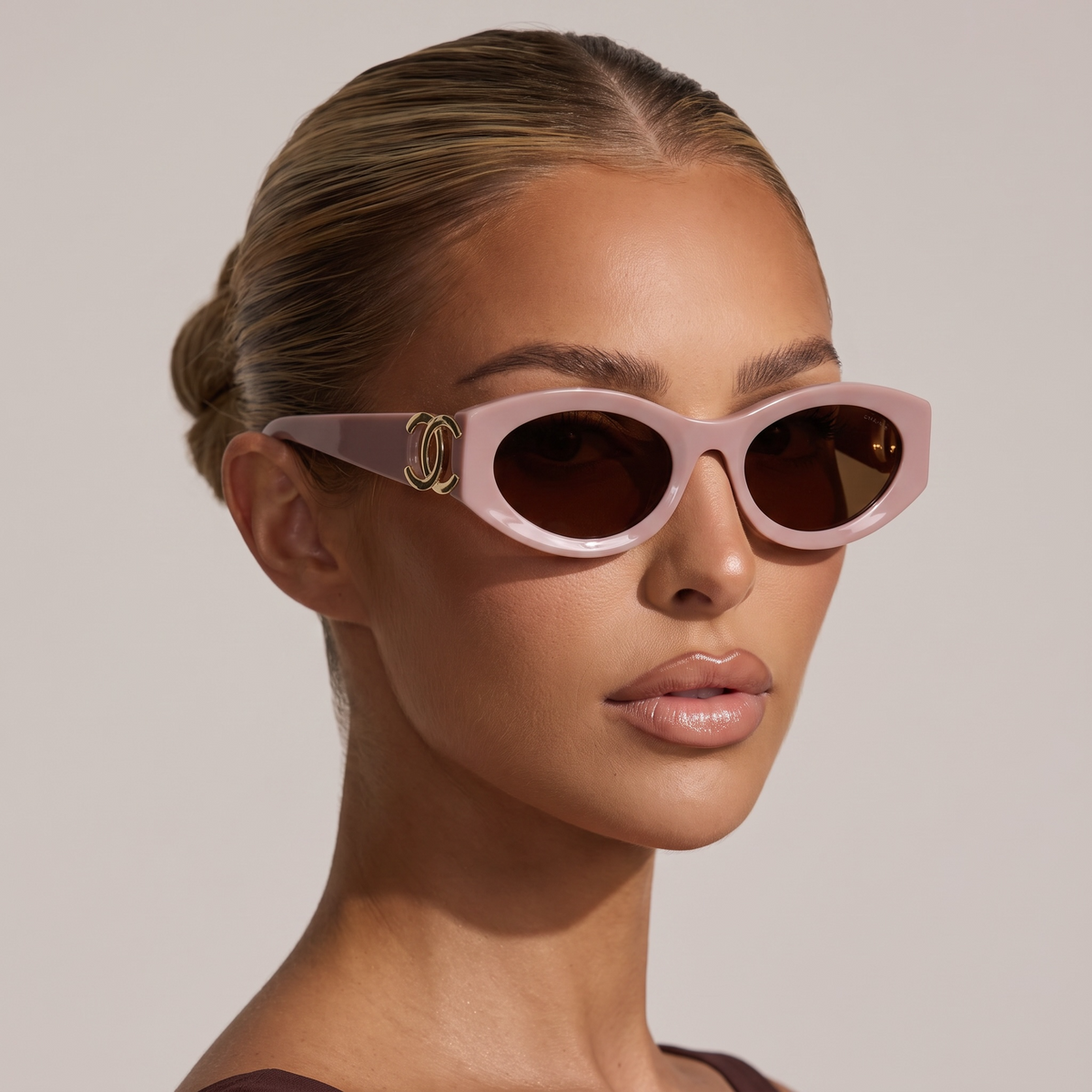 πΆοΈπ€ Chanel Oval Sunglasses with Gold CC Logo π€πΆοΈ