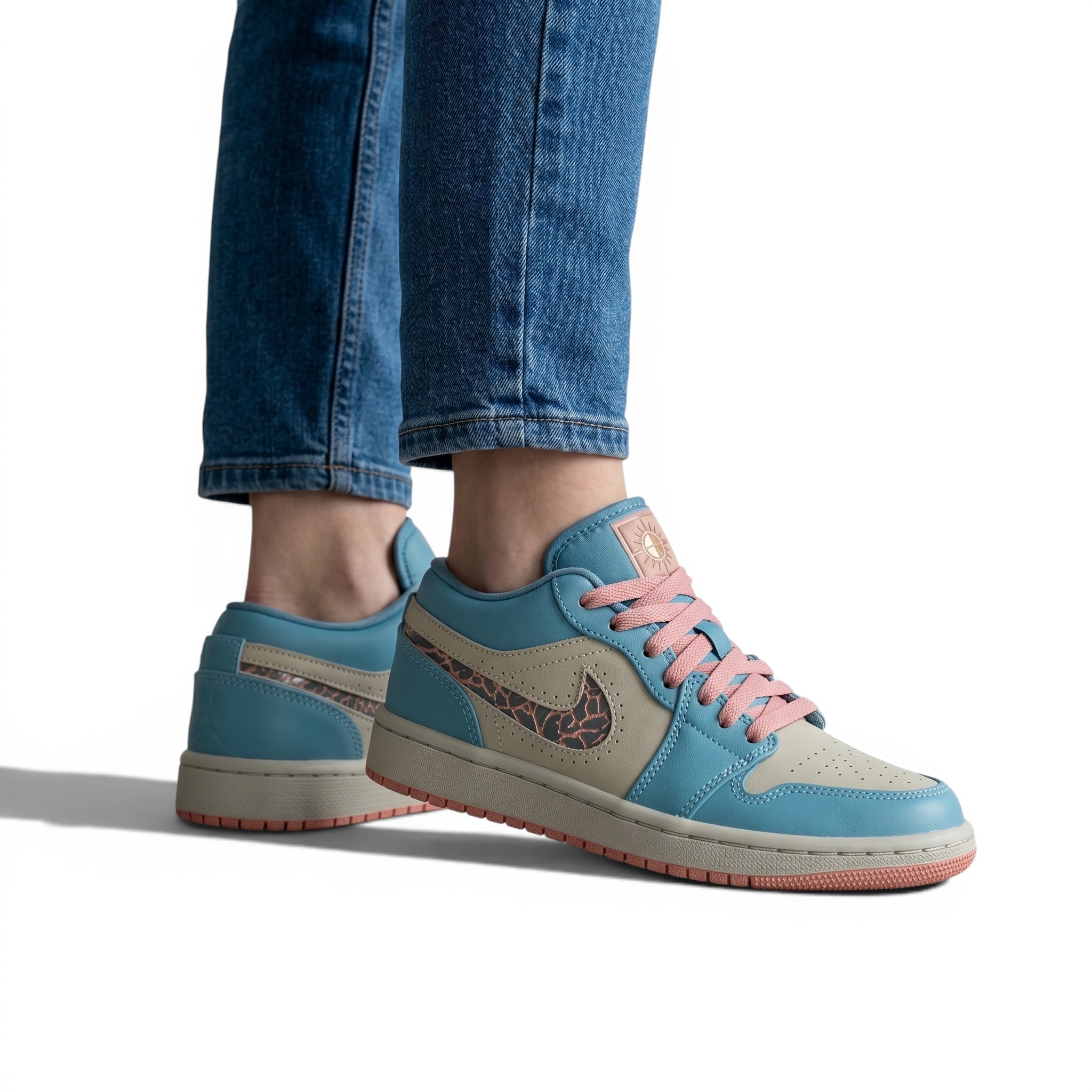 Nike Dunk Low Blue & Pink Sneakers πππΈ Trendy Streetwear Shoes β Women Casual Fashion Trainers β¨π₯