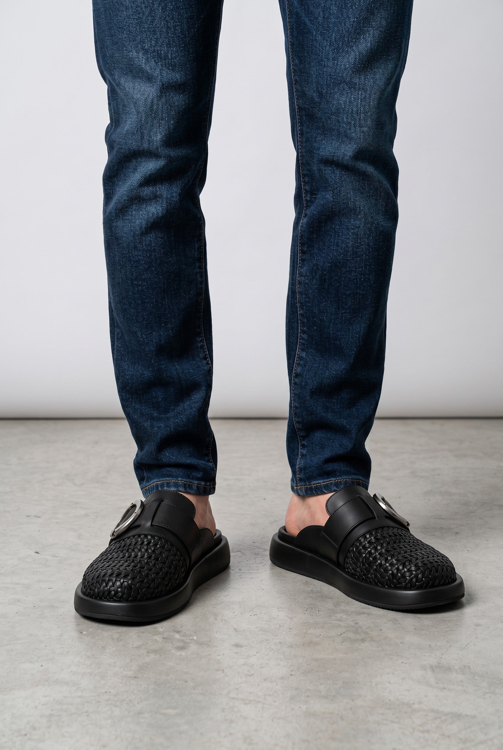Alexander McQueen Woven Buckle Mule Loafers – Black