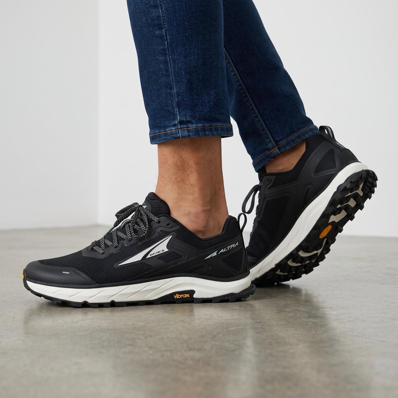 Altra Trail Running Shoe – Black/White 🏔️👟