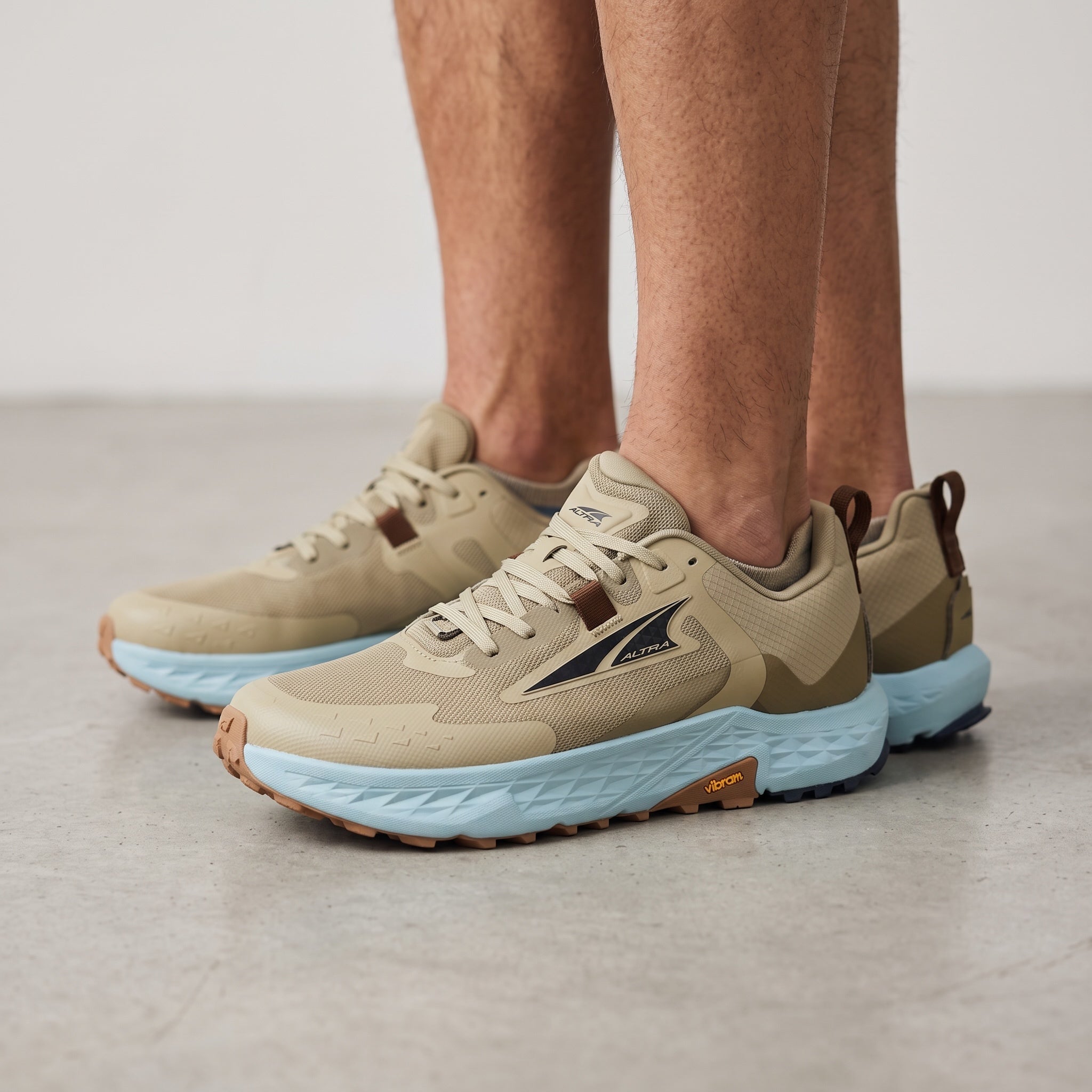 Altra Trail Shoe – Sand Tan with Sky Blue Sole 👟