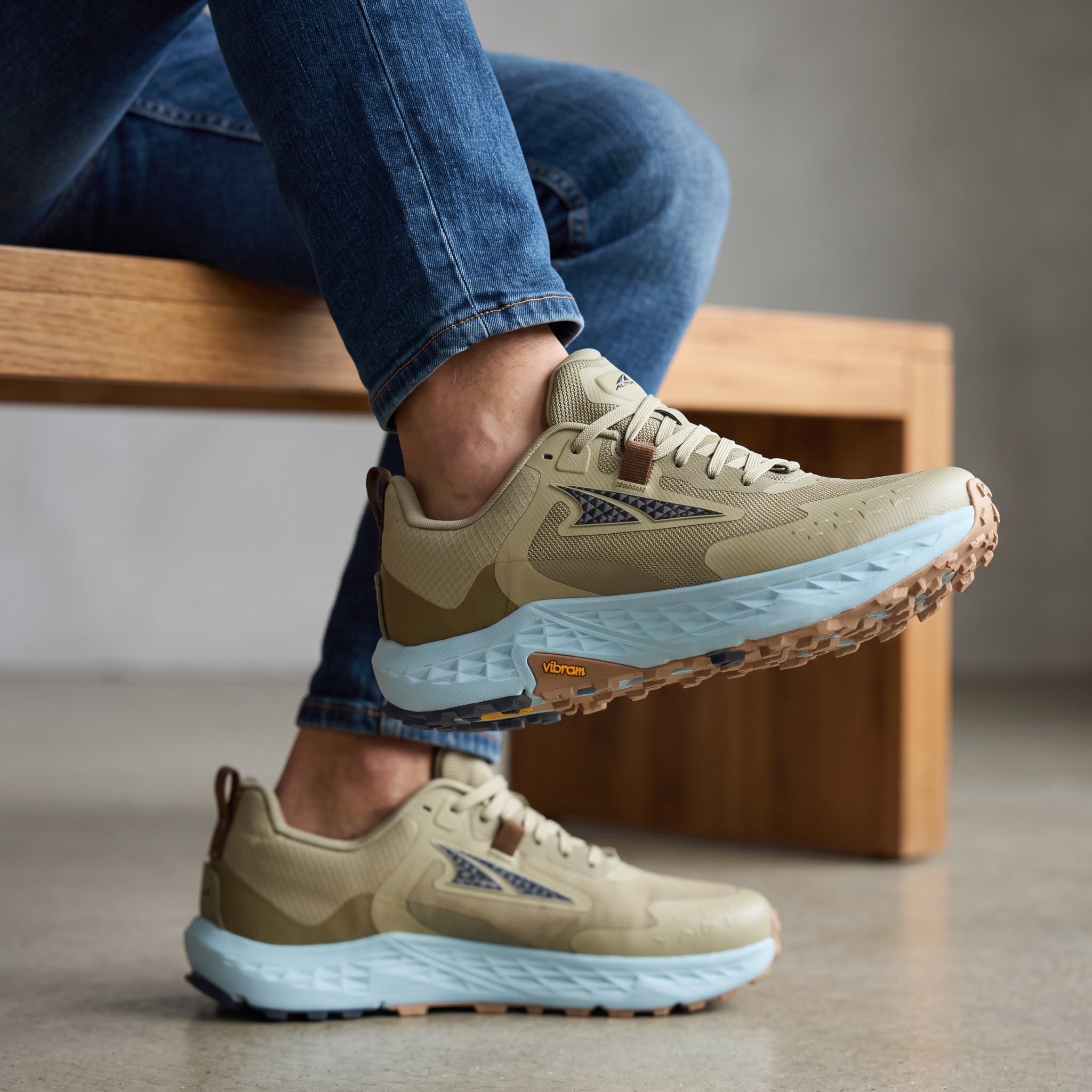 Altra Trail Shoe – Sand Tan with Sky Blue Sole 👟