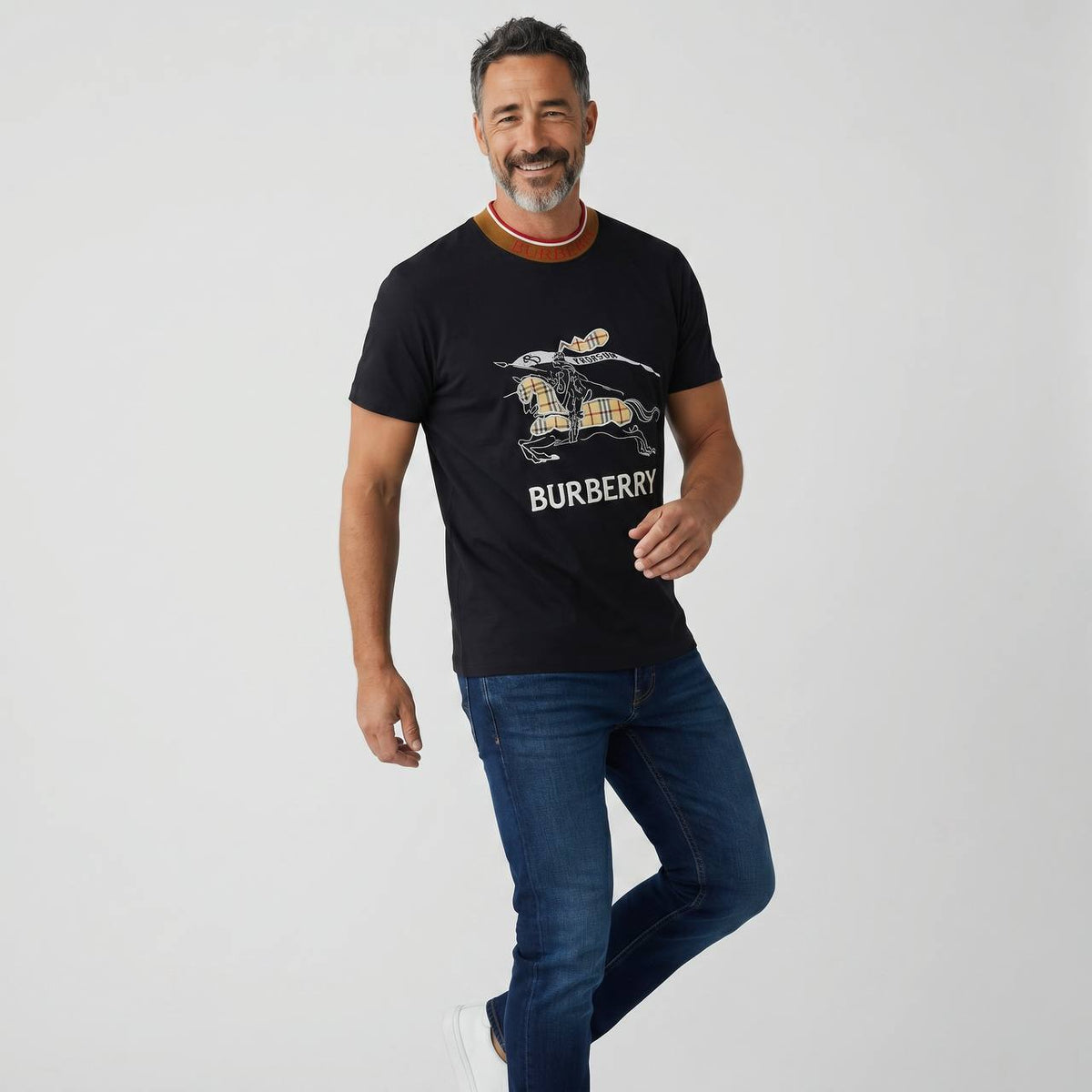 Burberry Equestrian Knight Graphic T-Shirt β Black Heritage Edition π€β¨